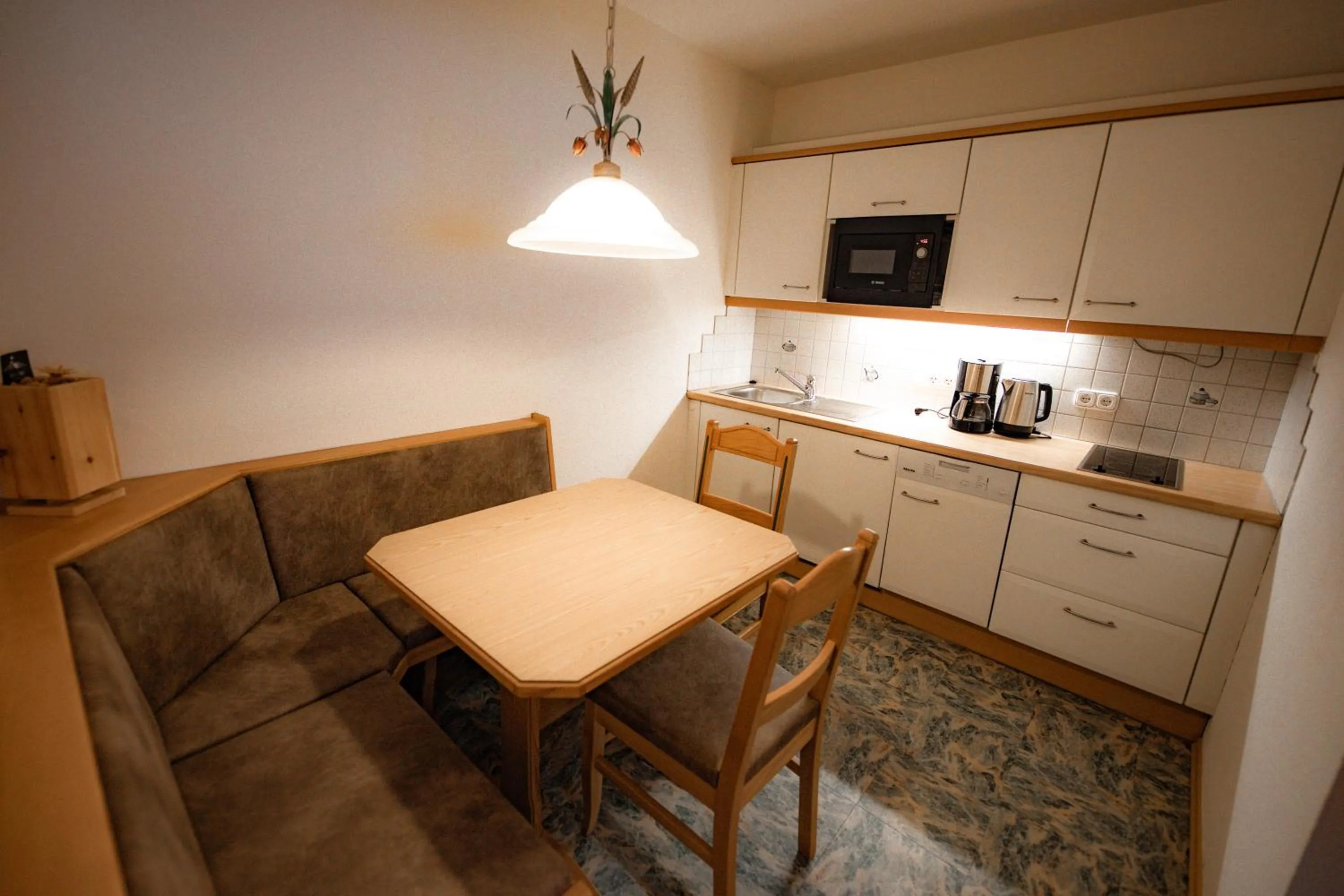 kitchen in Zimmer & Ferienwohnungen Dandler