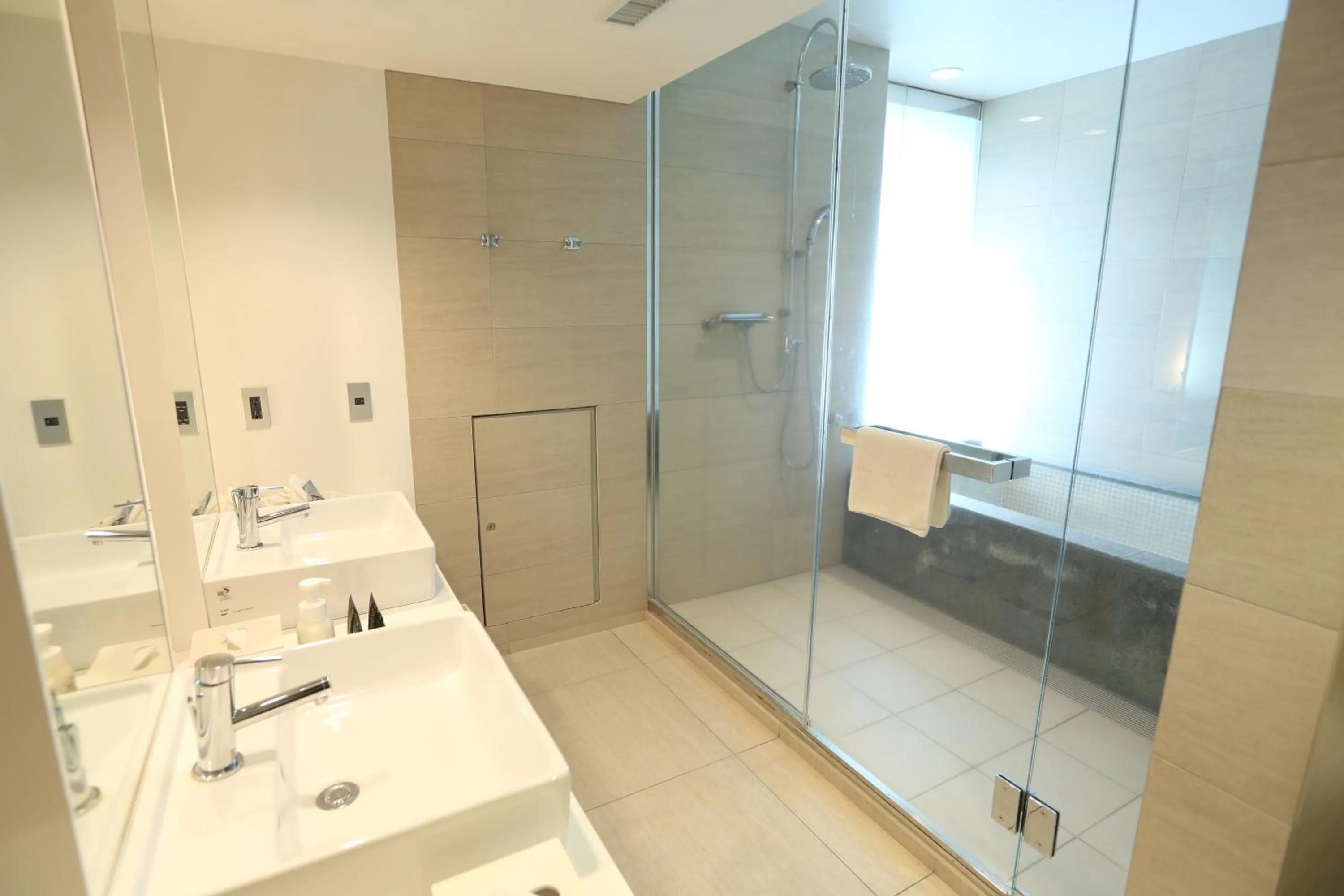 Shower, Bathroom in Hotel Micuras