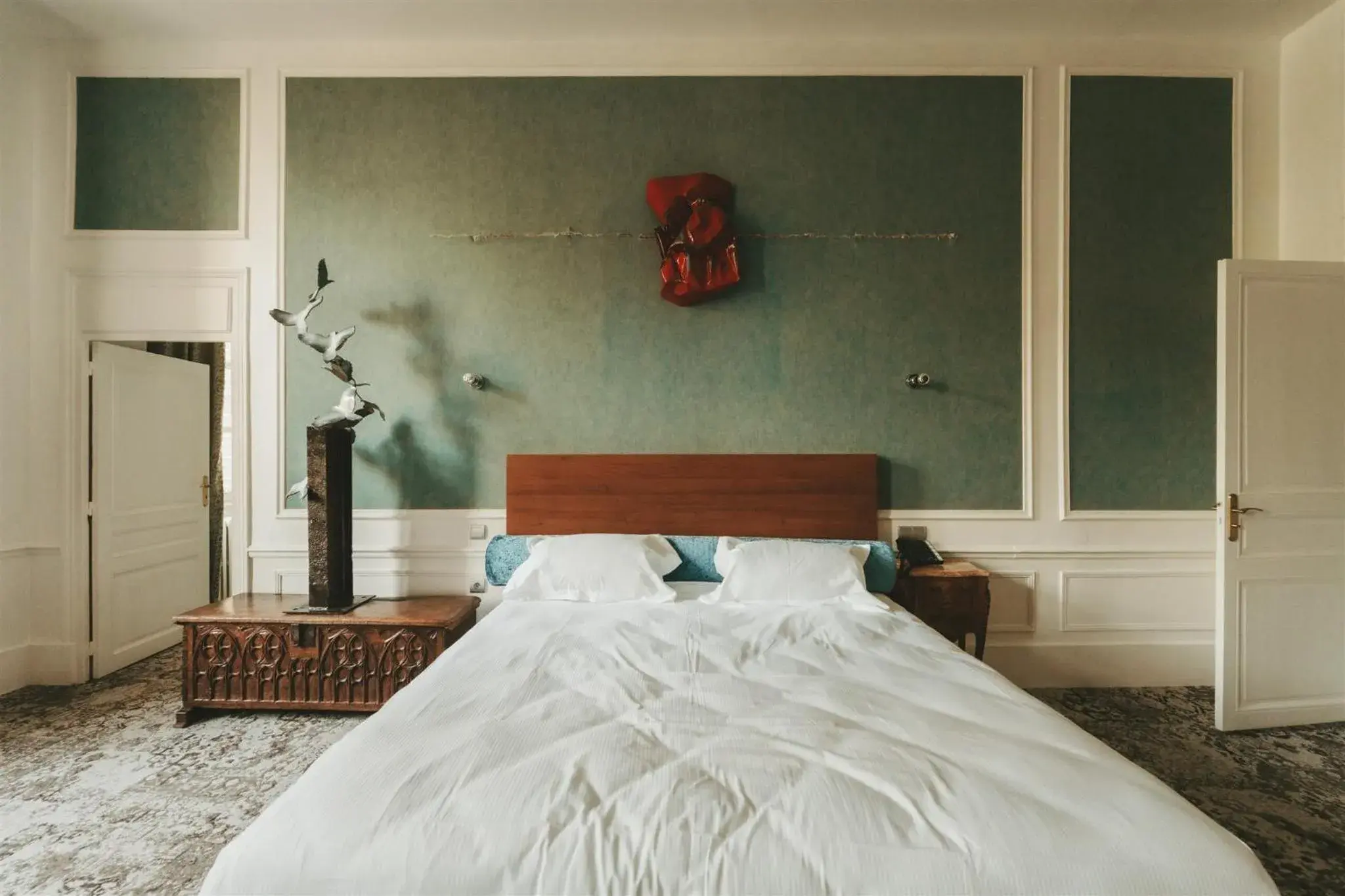 Bed in Logis Hôtels Château de La Barge Bed in Logis Hôtels Château de La Barge