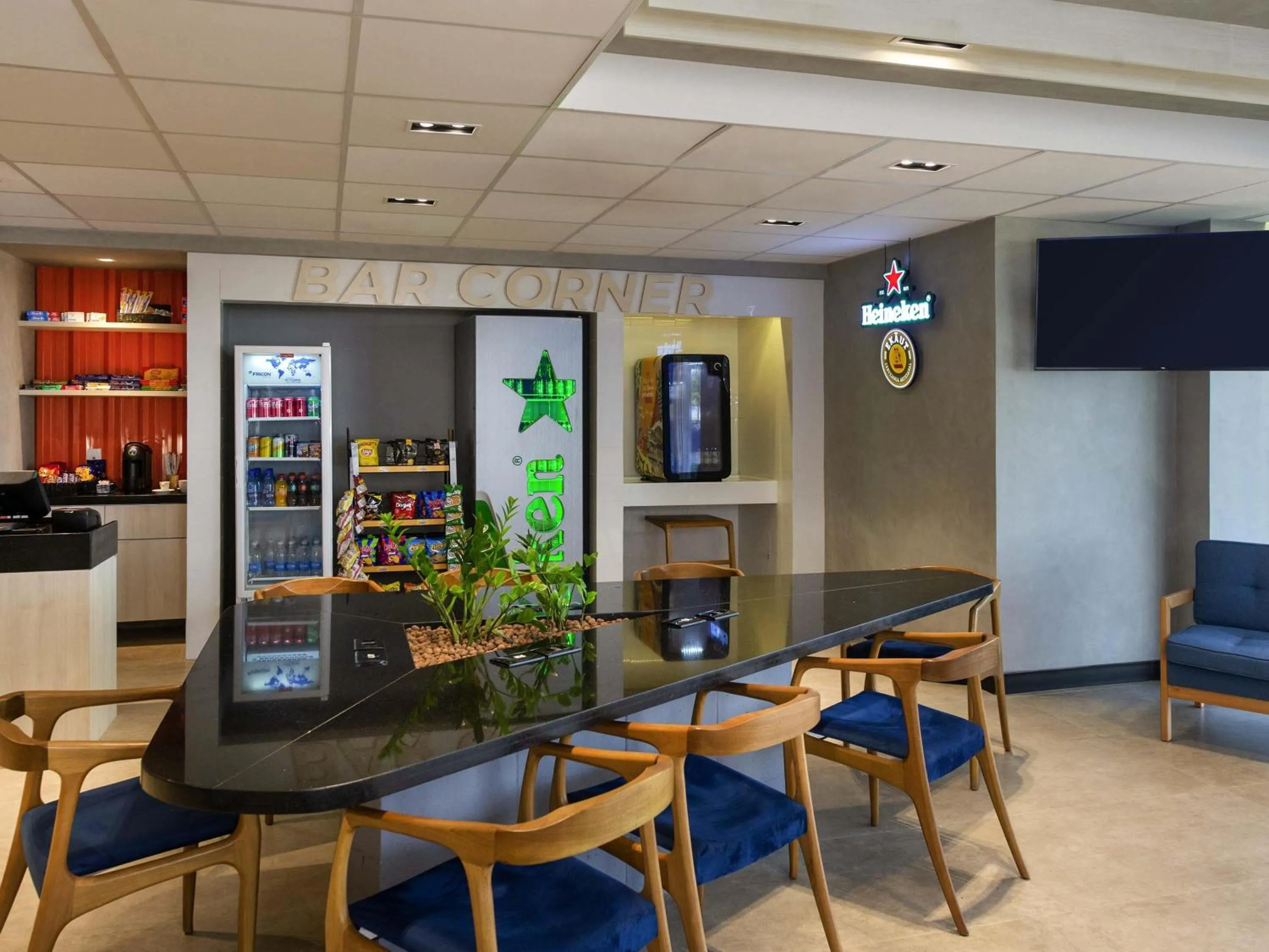 Lounge or bar in ibis budget Recife Jaboatão