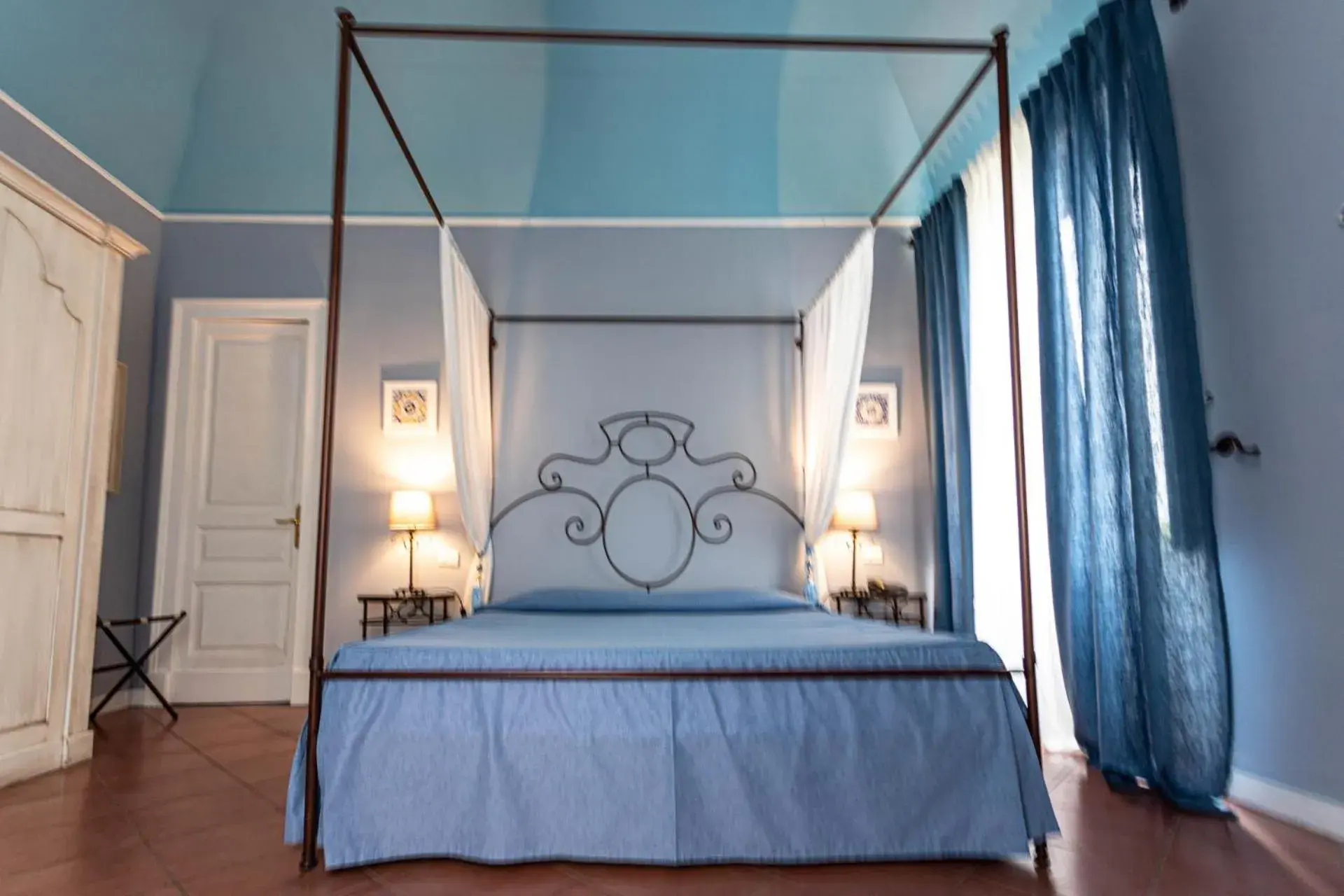 Bed in Etna Hotel Bed in Etna Hotel