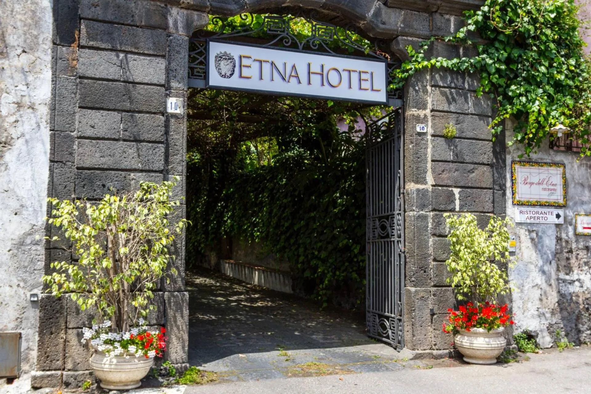 Etna Hotel