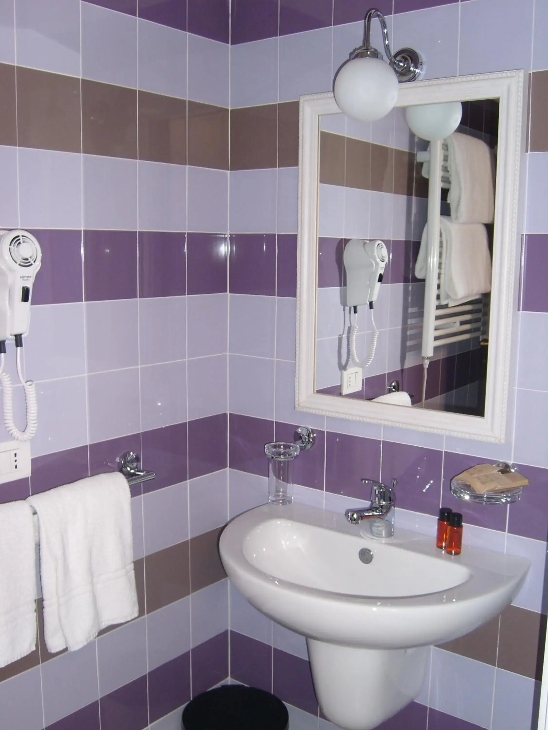 Bathroom in Etna Hotel Bathroom in Etna Hotel