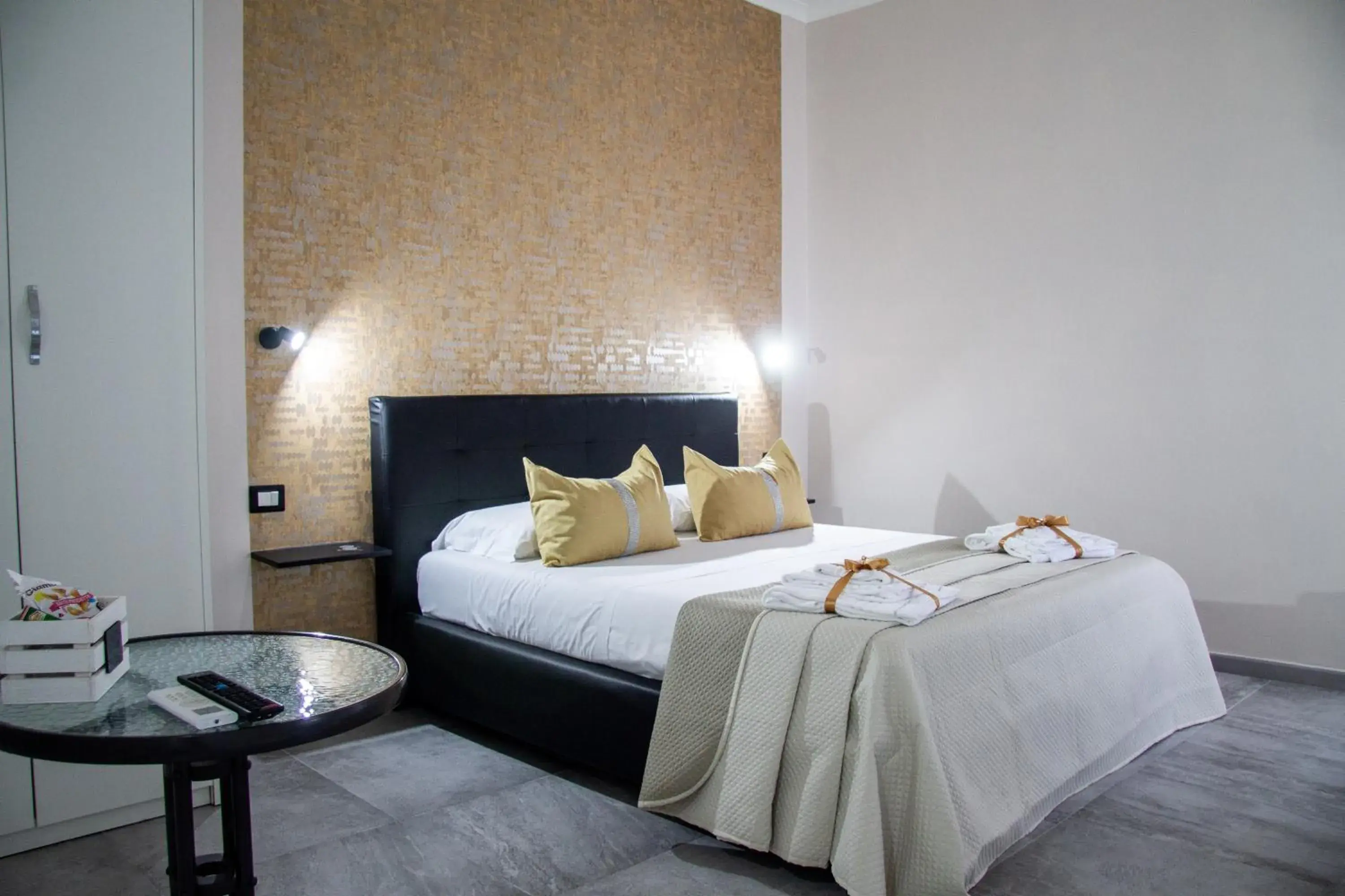 Triple Room with Private Bathroom in Pisacane Family Triple Room with Private Bathroom in Pisacane Family