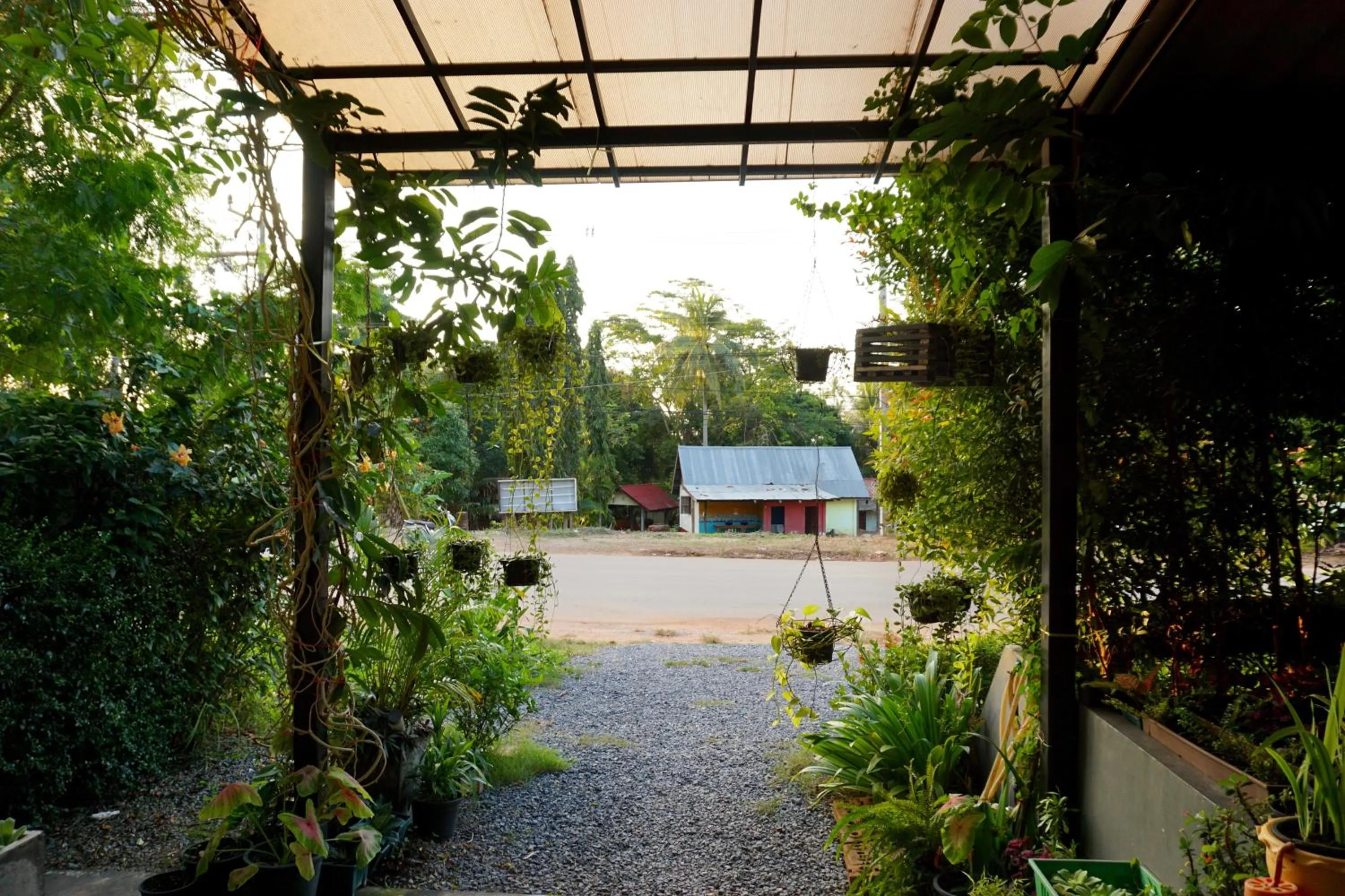 Facade/entrance in Lom La Lanta