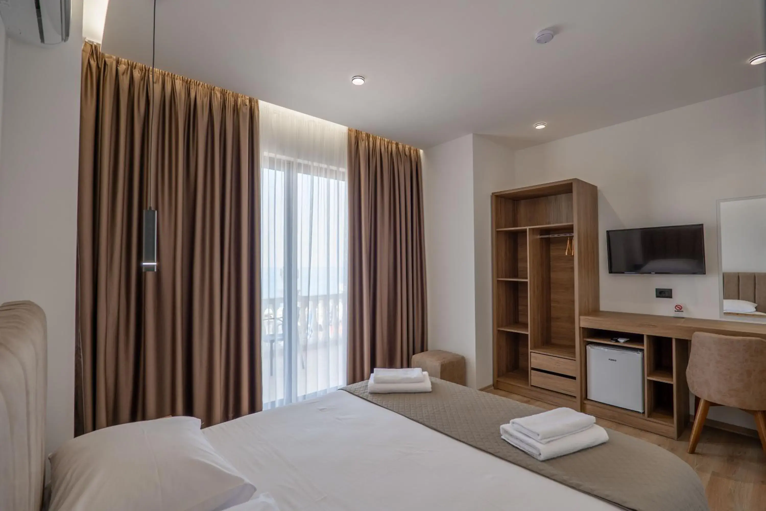 Photo of the whole room, Bed in Keos Hotel Photo of the whole room, Bed in Keos Hotel