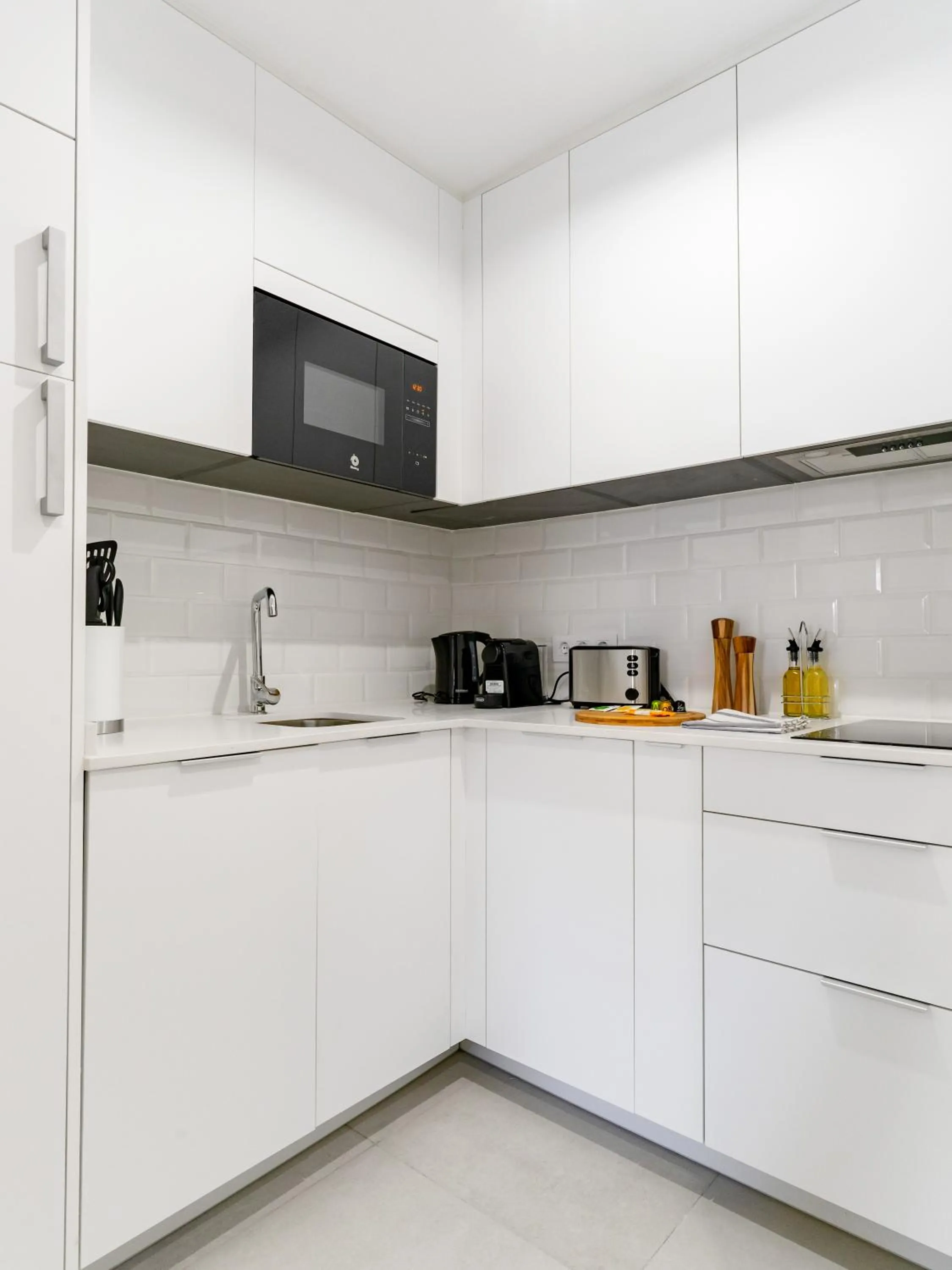 Kitchen or kitchenette in Limehome Madrid Calle Ave María - estancia temporal