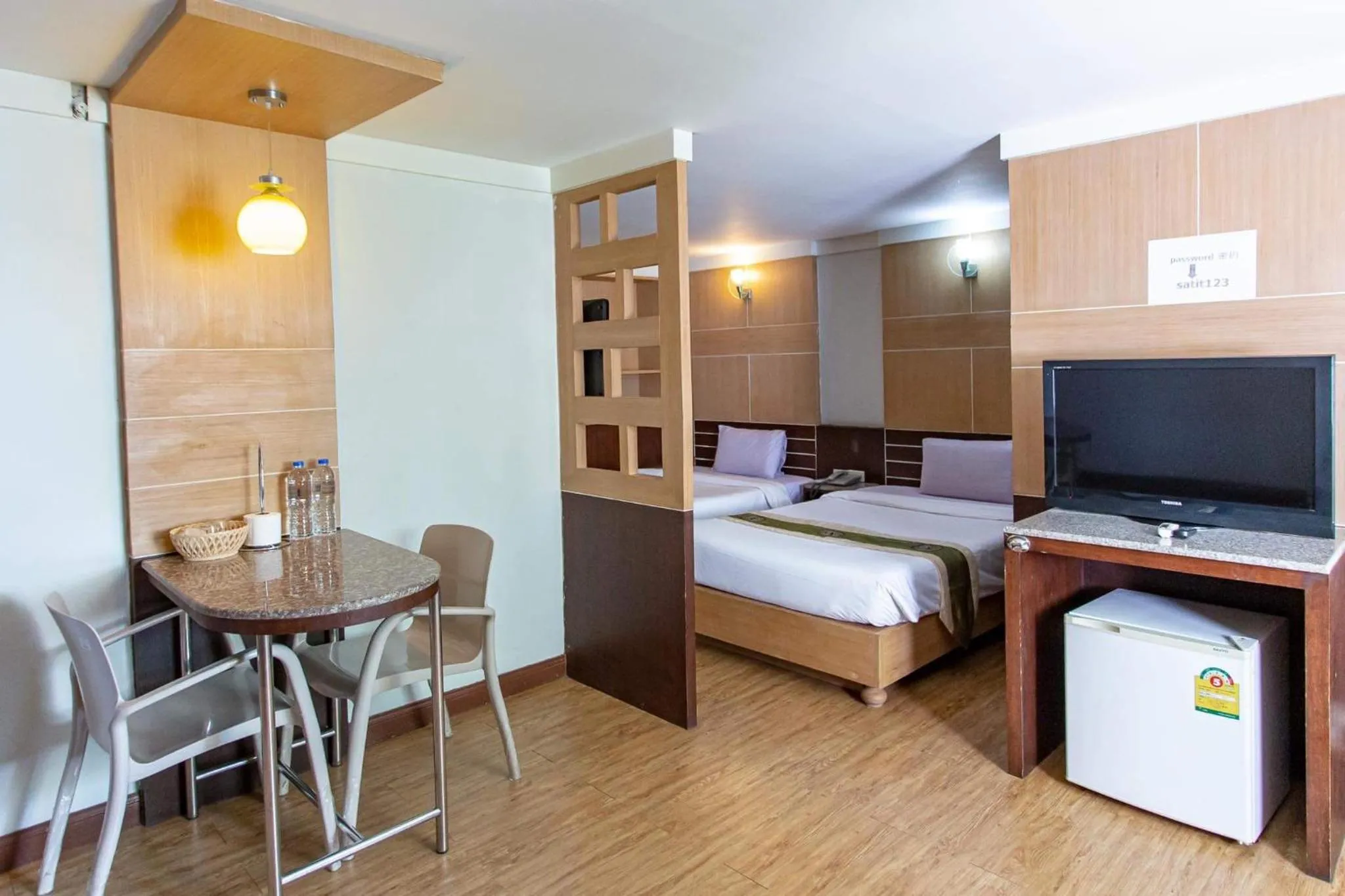 Bed in Satit Grand View Hotel