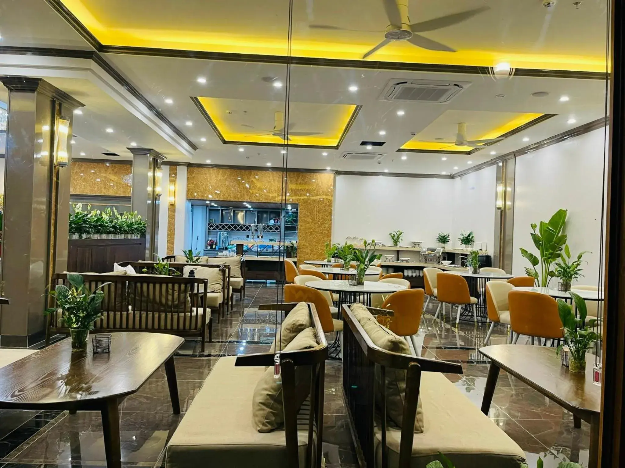 Restaurant/places to eat in Ha Long Seasun Hotel Restaurant/places to eat in Ha Long Seasun Hotel