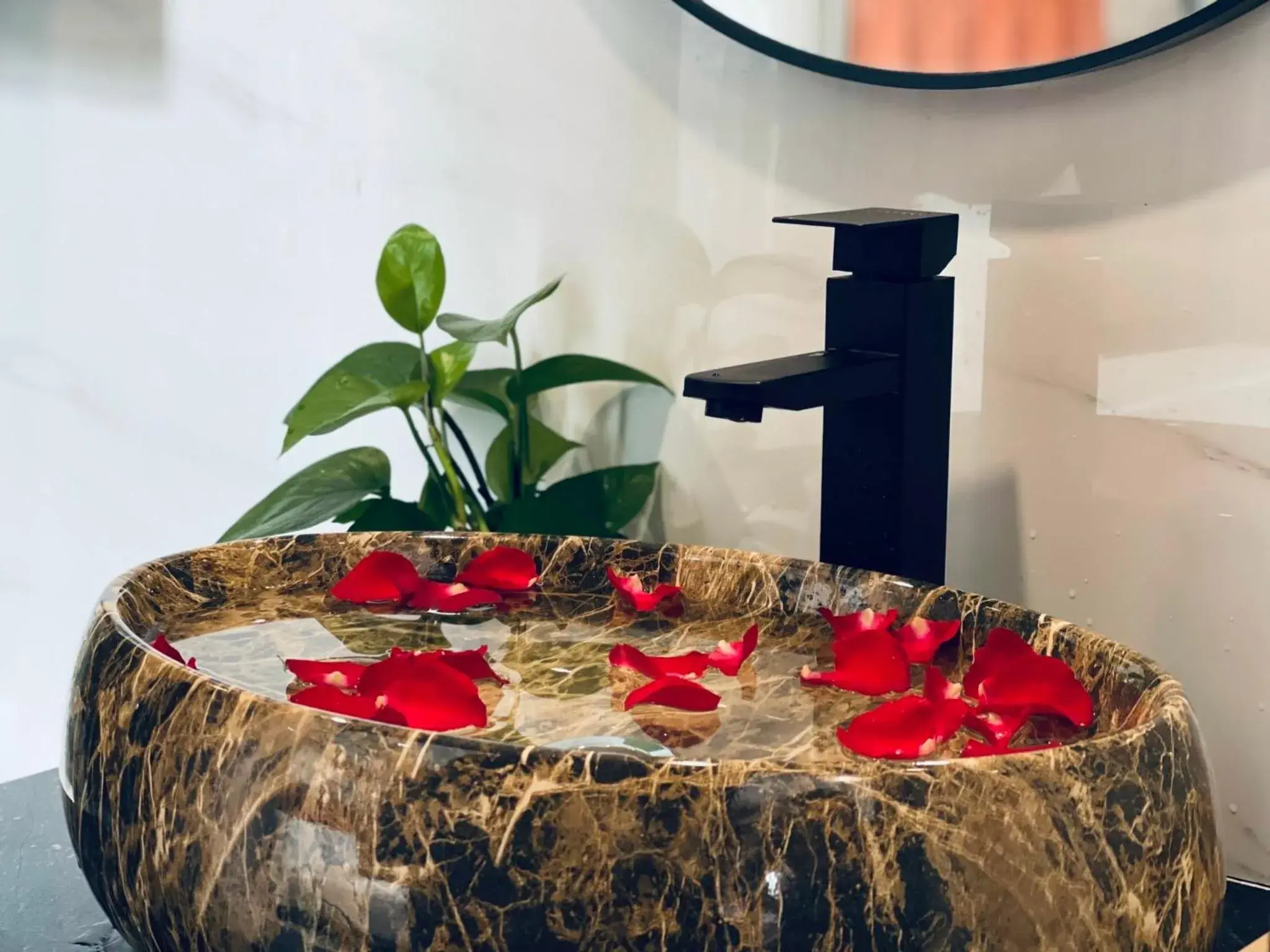 Property building in Ha Long Seasun Hotel Property building in Ha Long Seasun Hotel