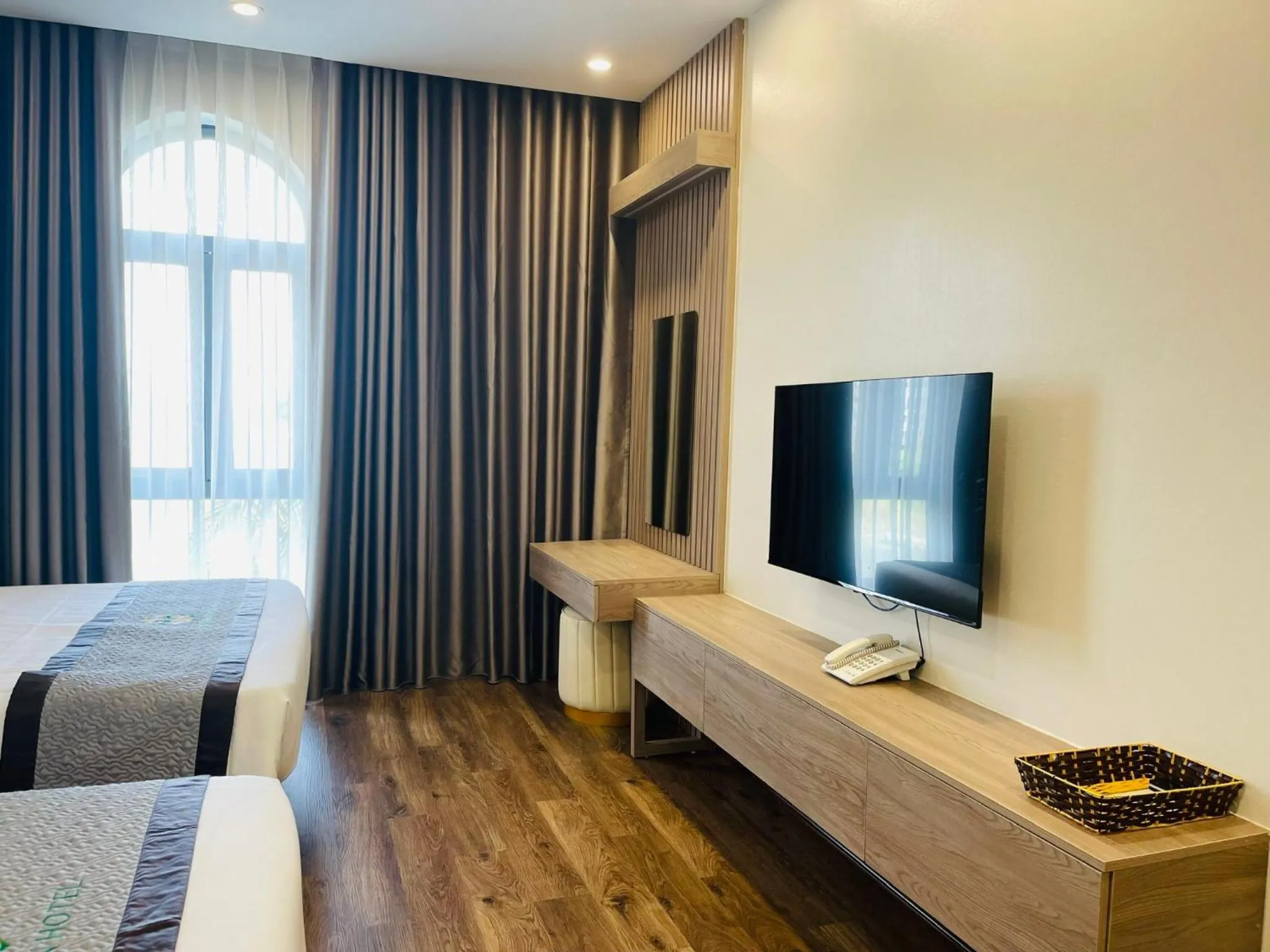 Bedroom, Bed in Ha Long Seasun Hotel