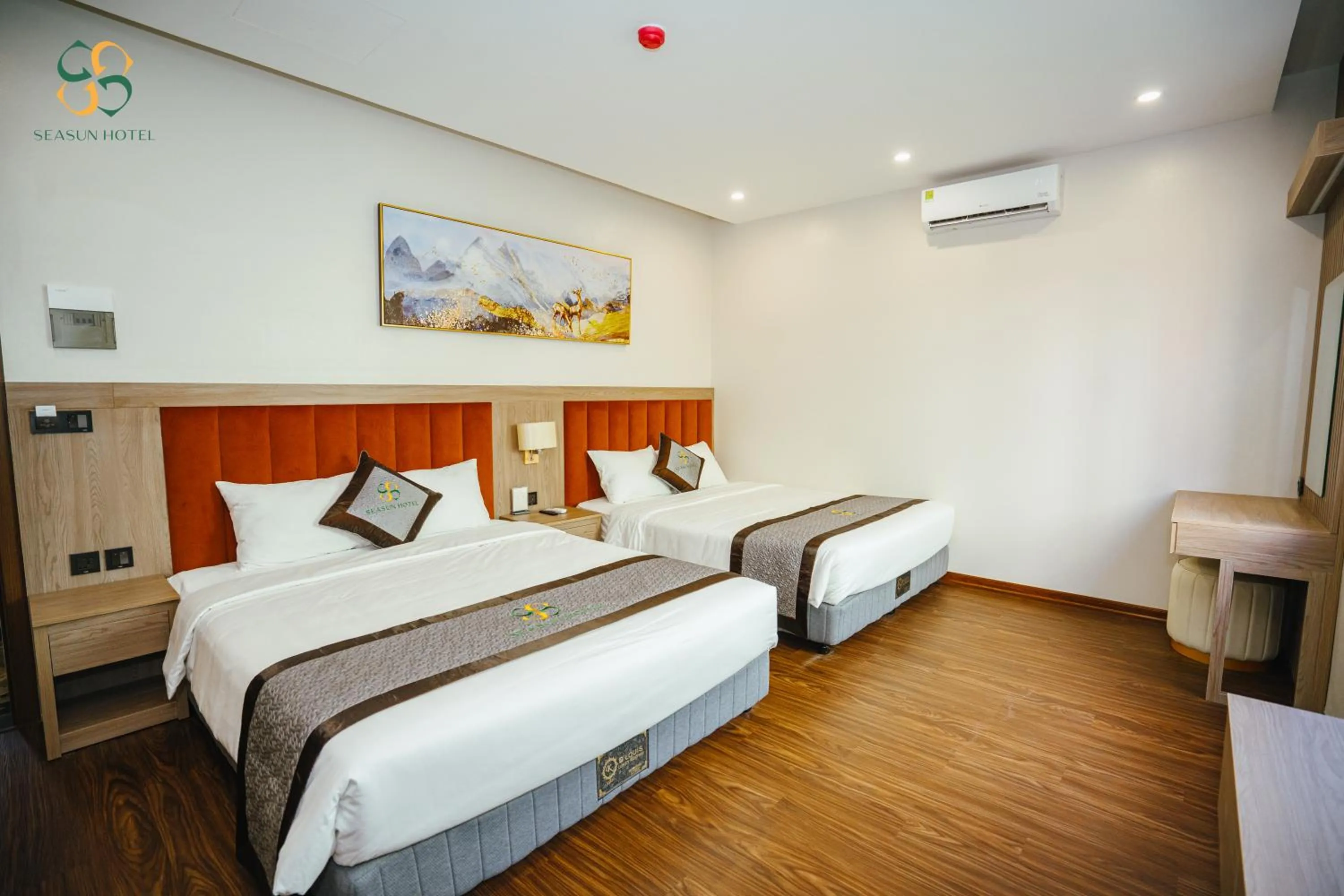 Photo of the whole room, Bed in Ha Long Seasun Hotel