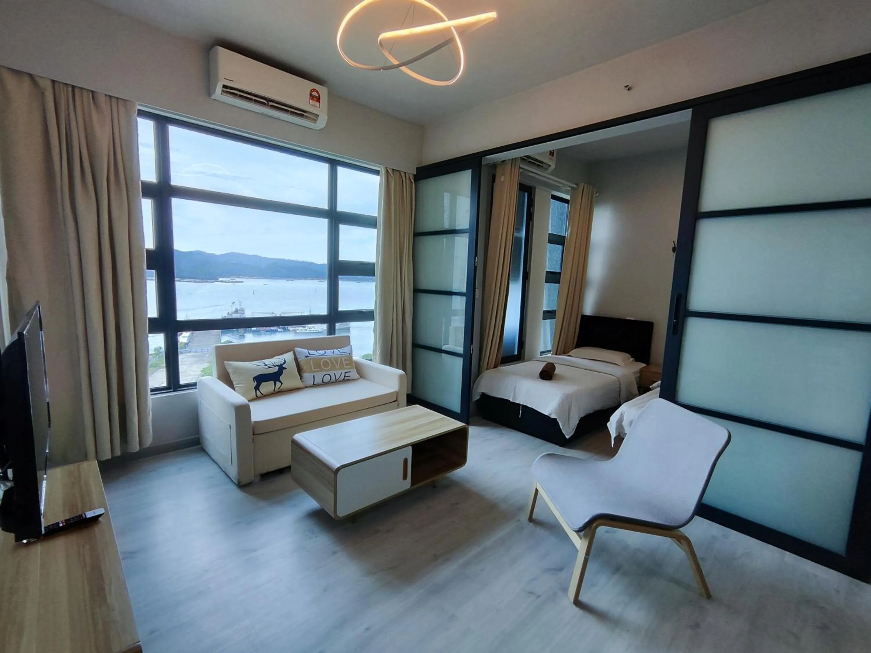 Bed in Jesselton Quay Citypads