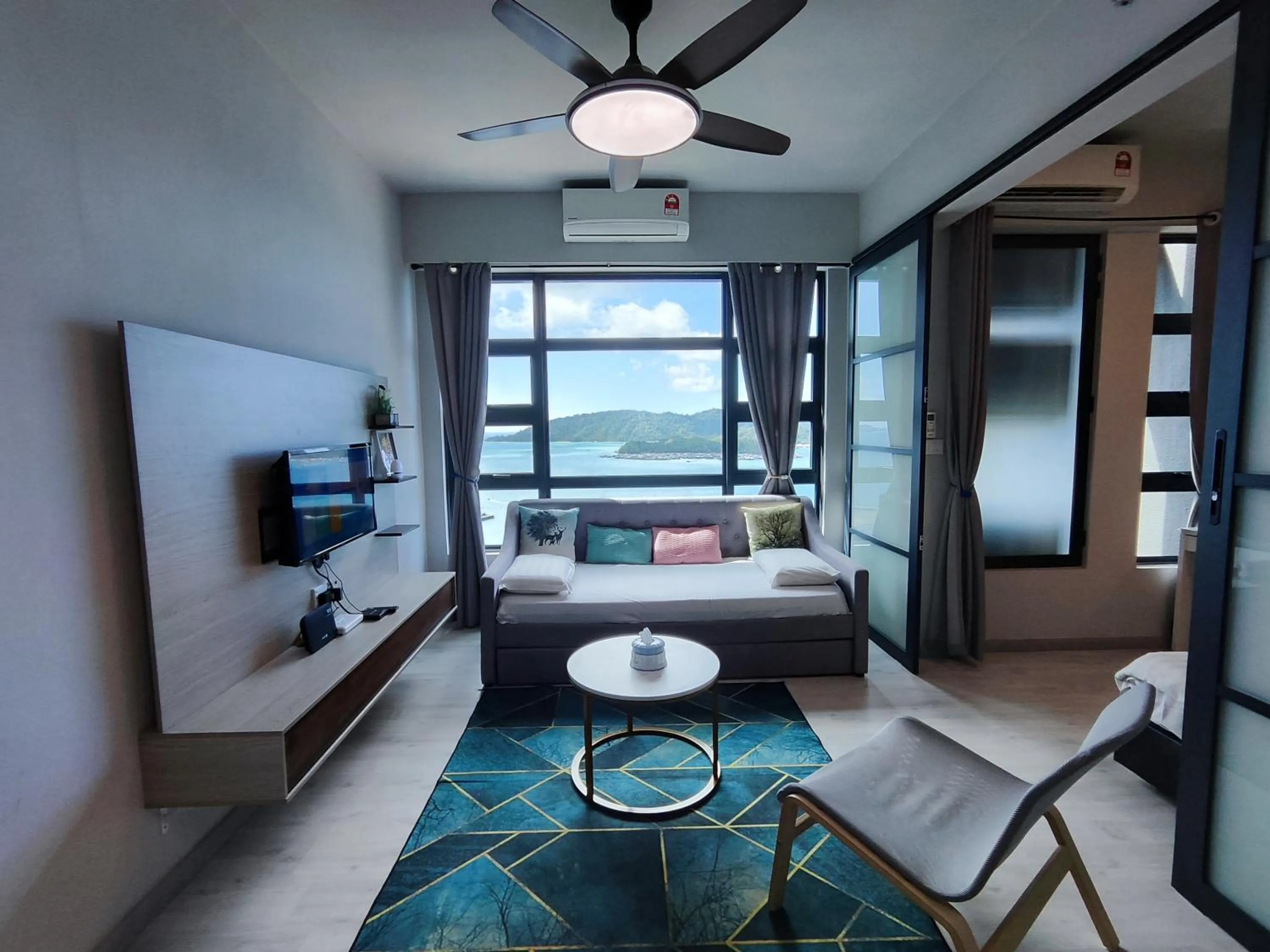 Bed in Jesselton Quay Citypads