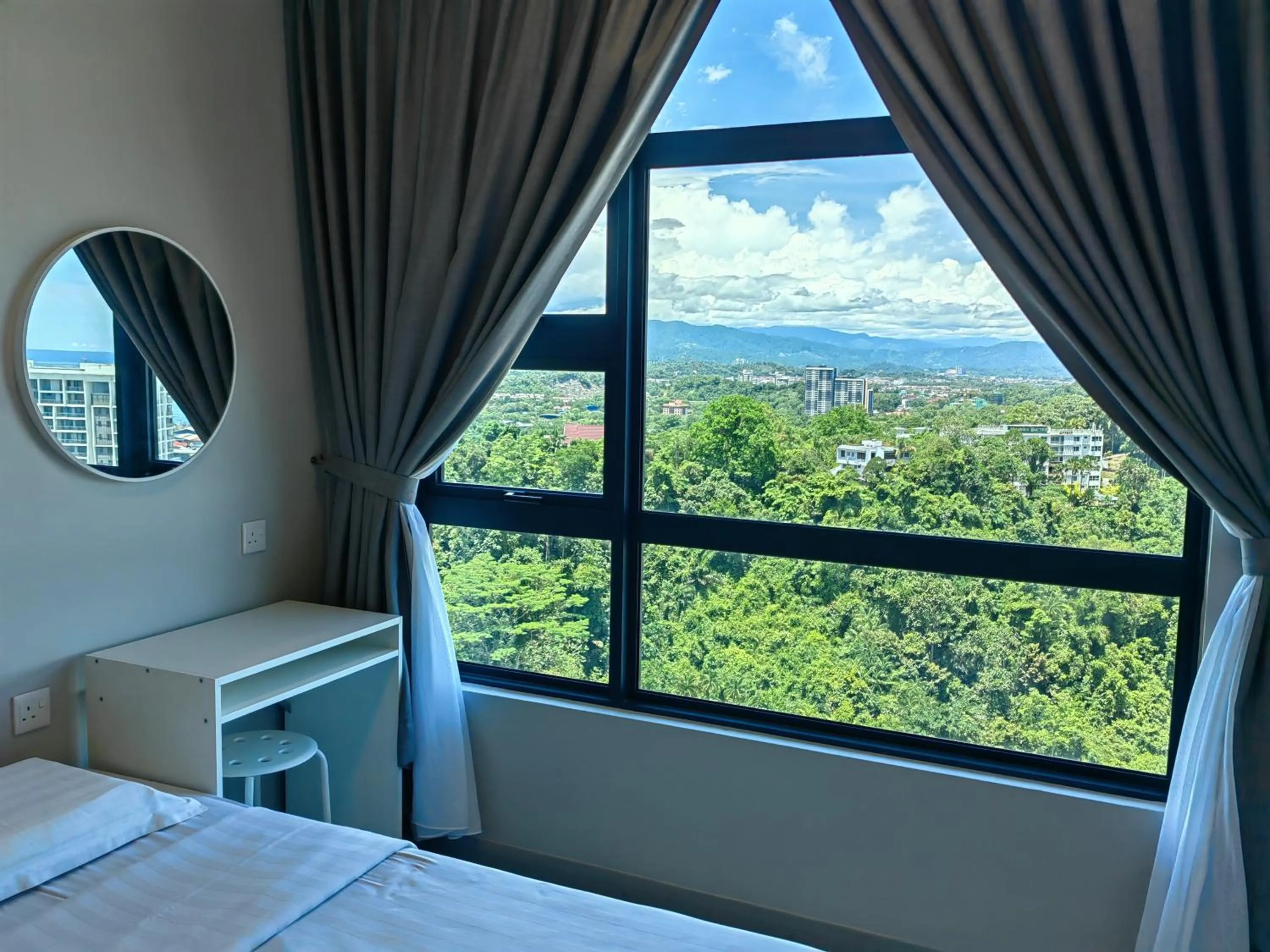 Bed in Jesselton Quay Citypads