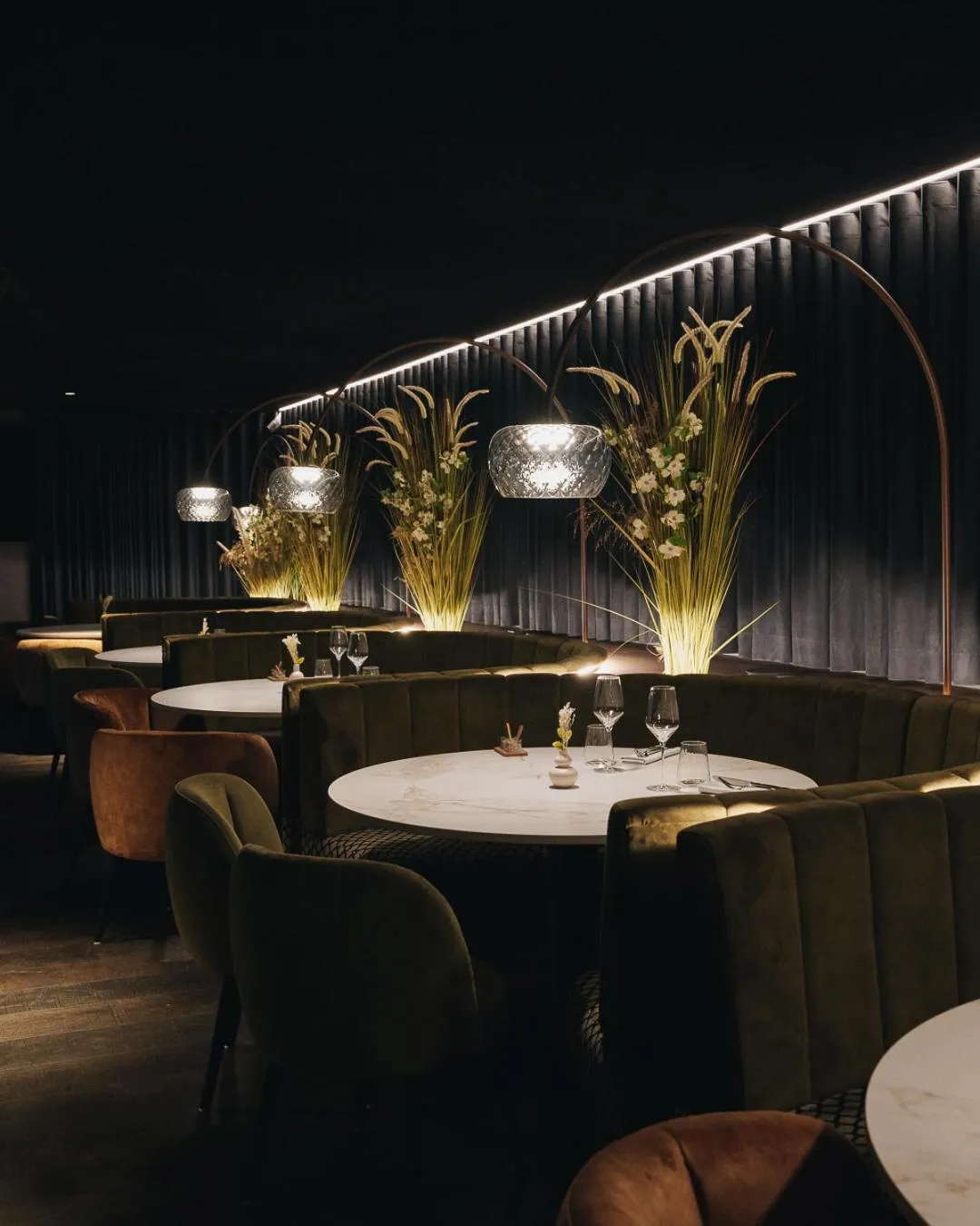 Restaurant/places to eat in The CORNR Hotel