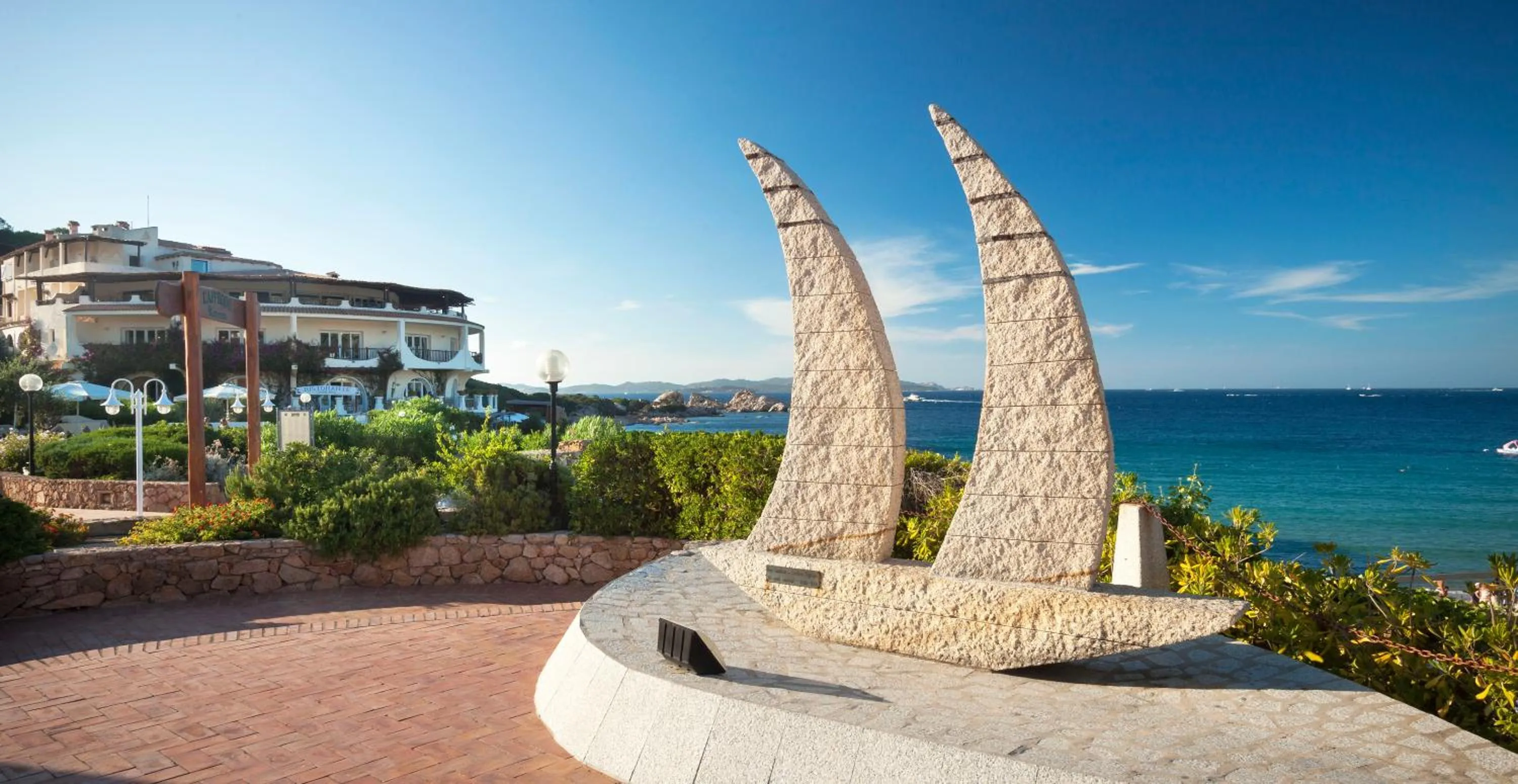 Lounge or bar in Club Hotel Baja Sardinia