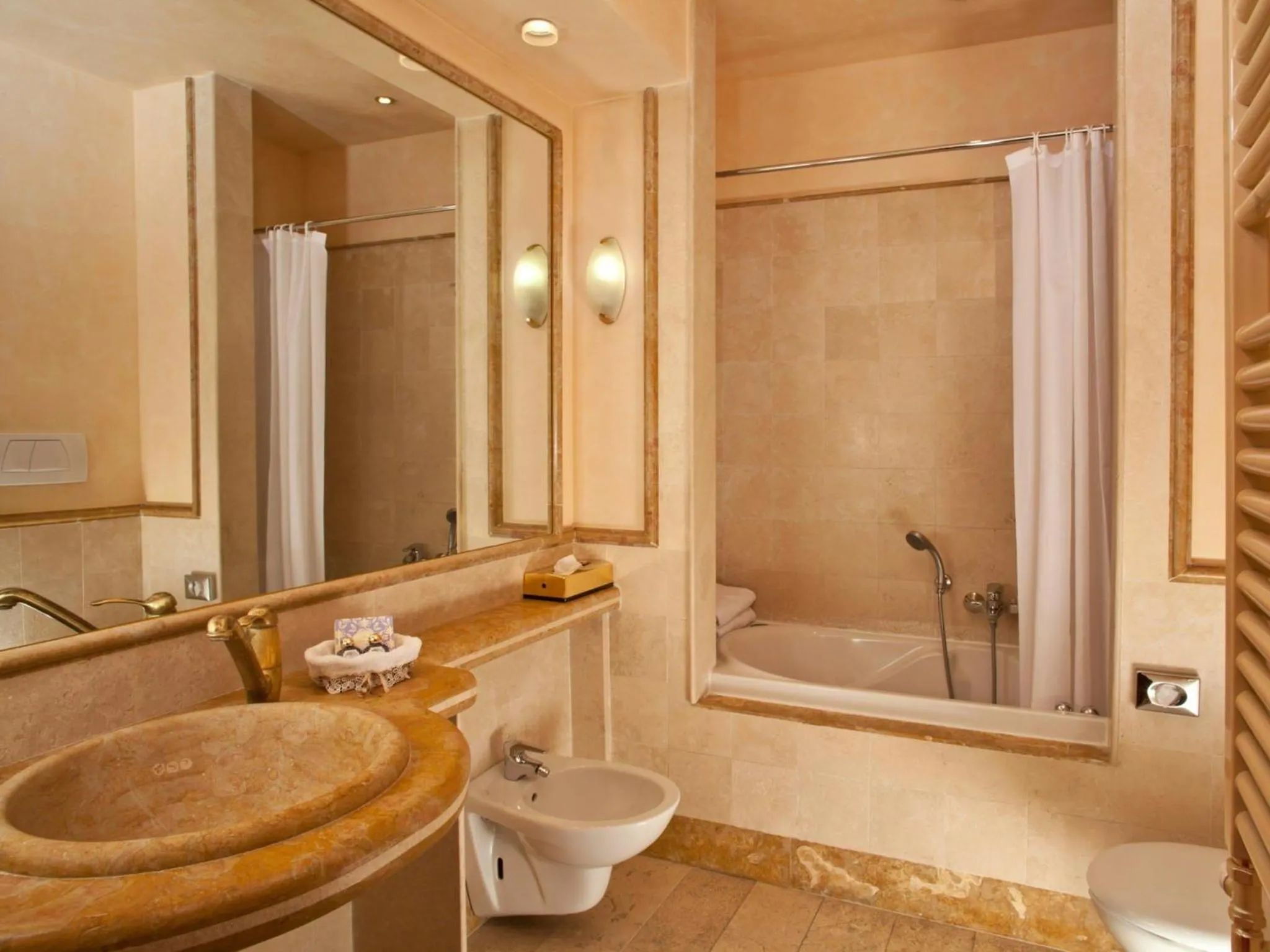 Bathroom in Albergo Ottocento