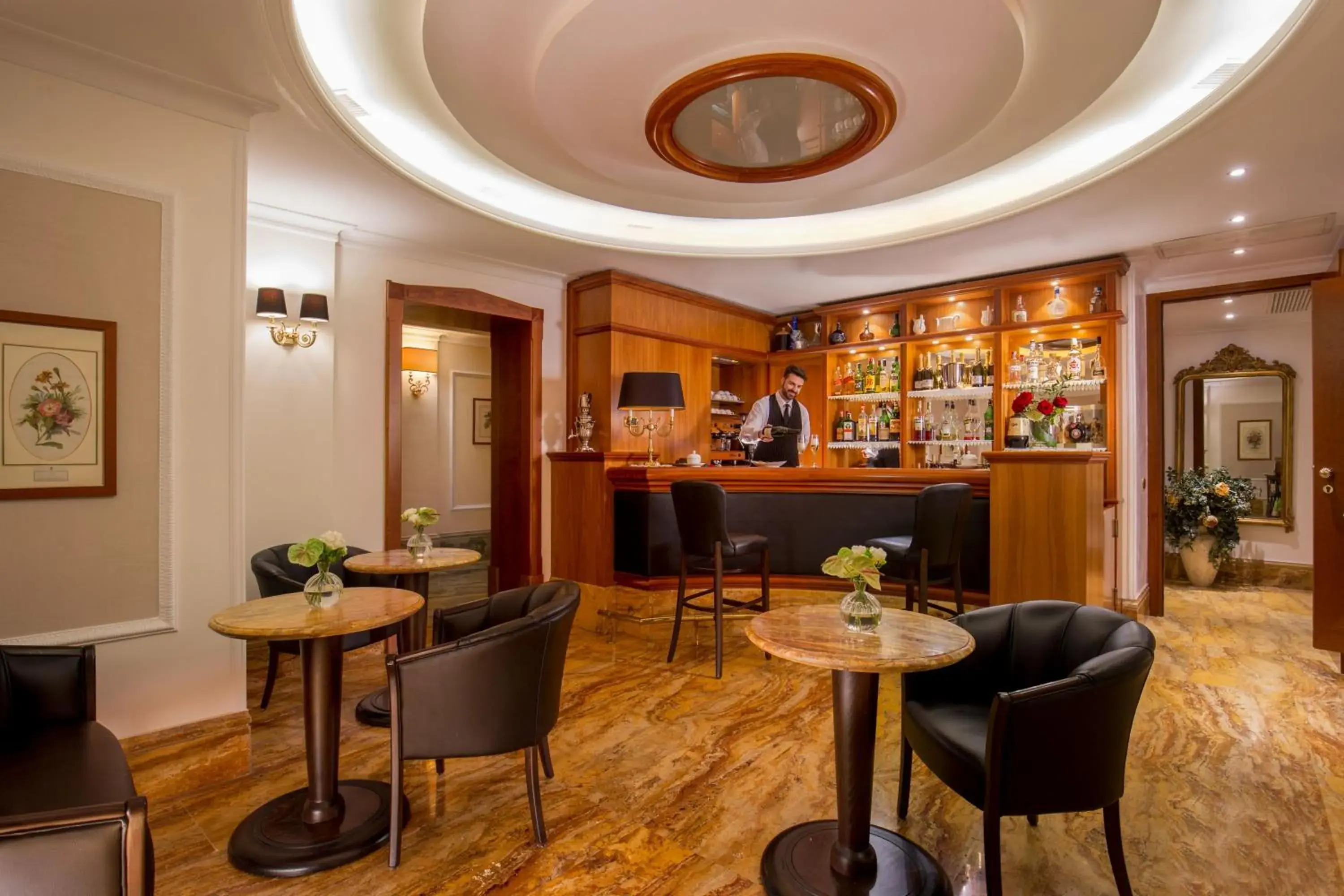 Lounge or bar in Albergo Ottocento Lounge or bar in Albergo Ottocento