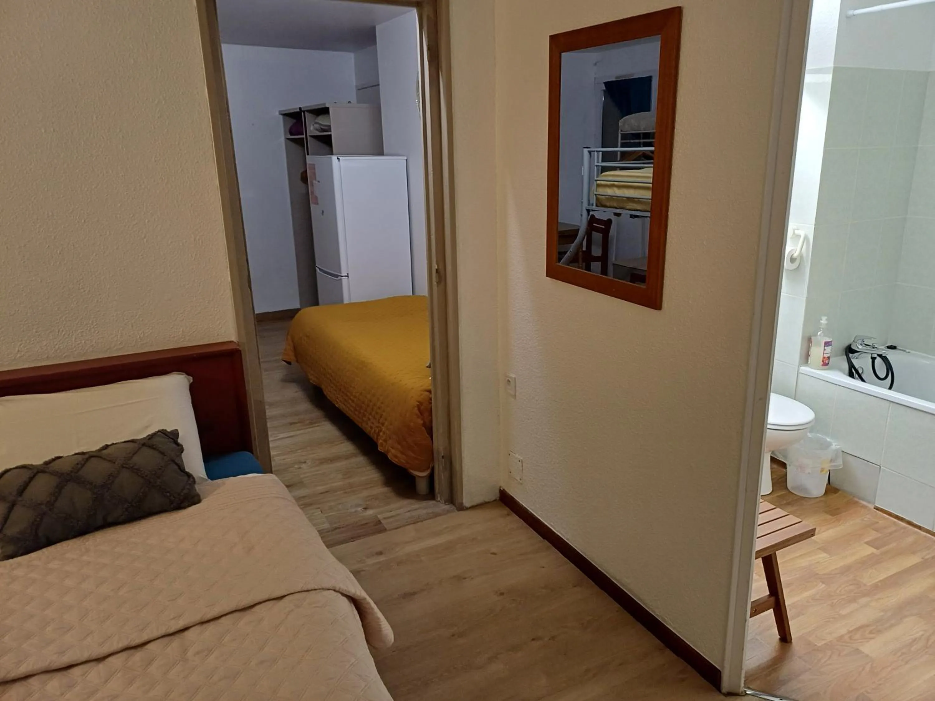 Bed in Bel Hotel Restaurant la Gentilhommière