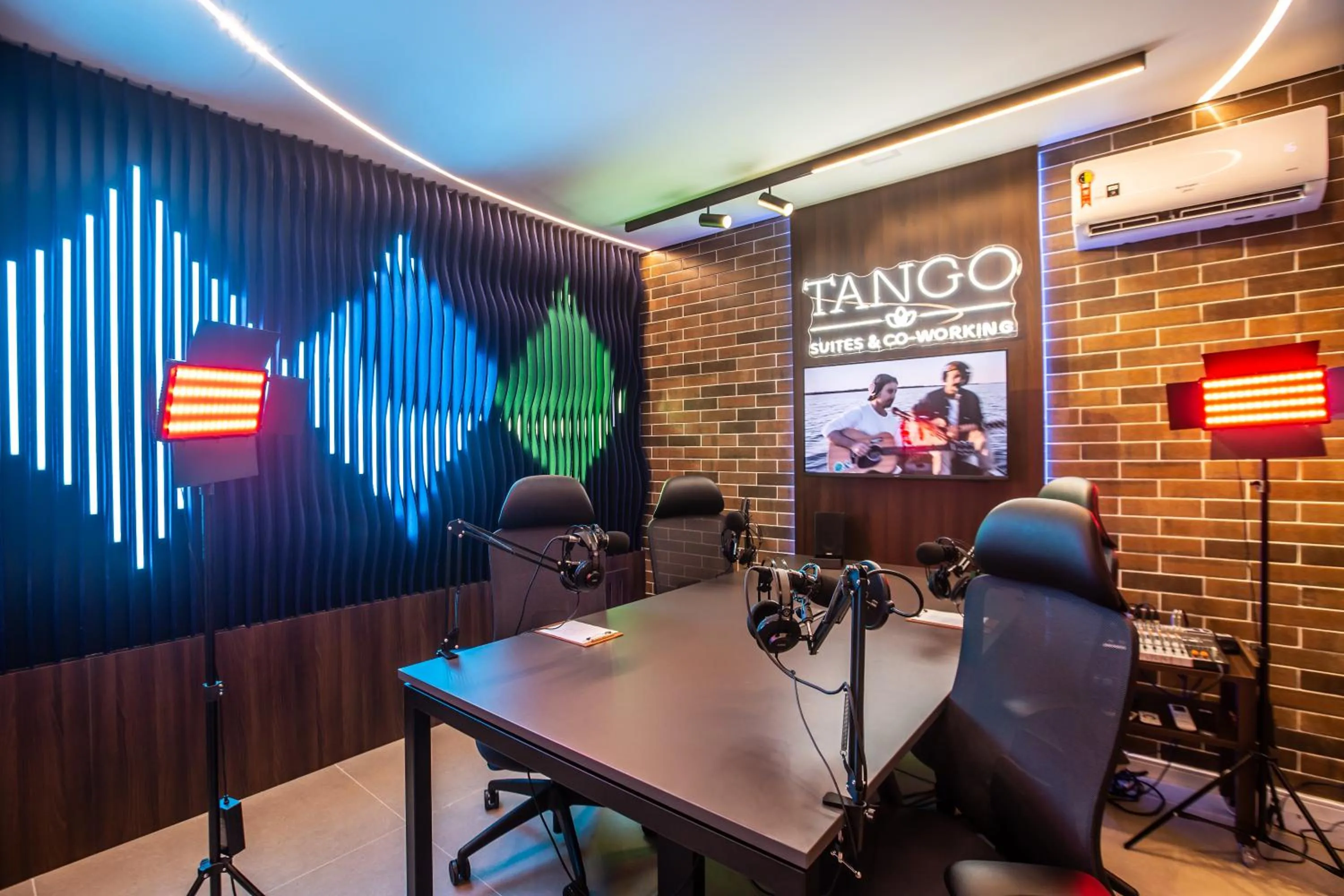 TV and multimedia in VM Hotel Cumbuco