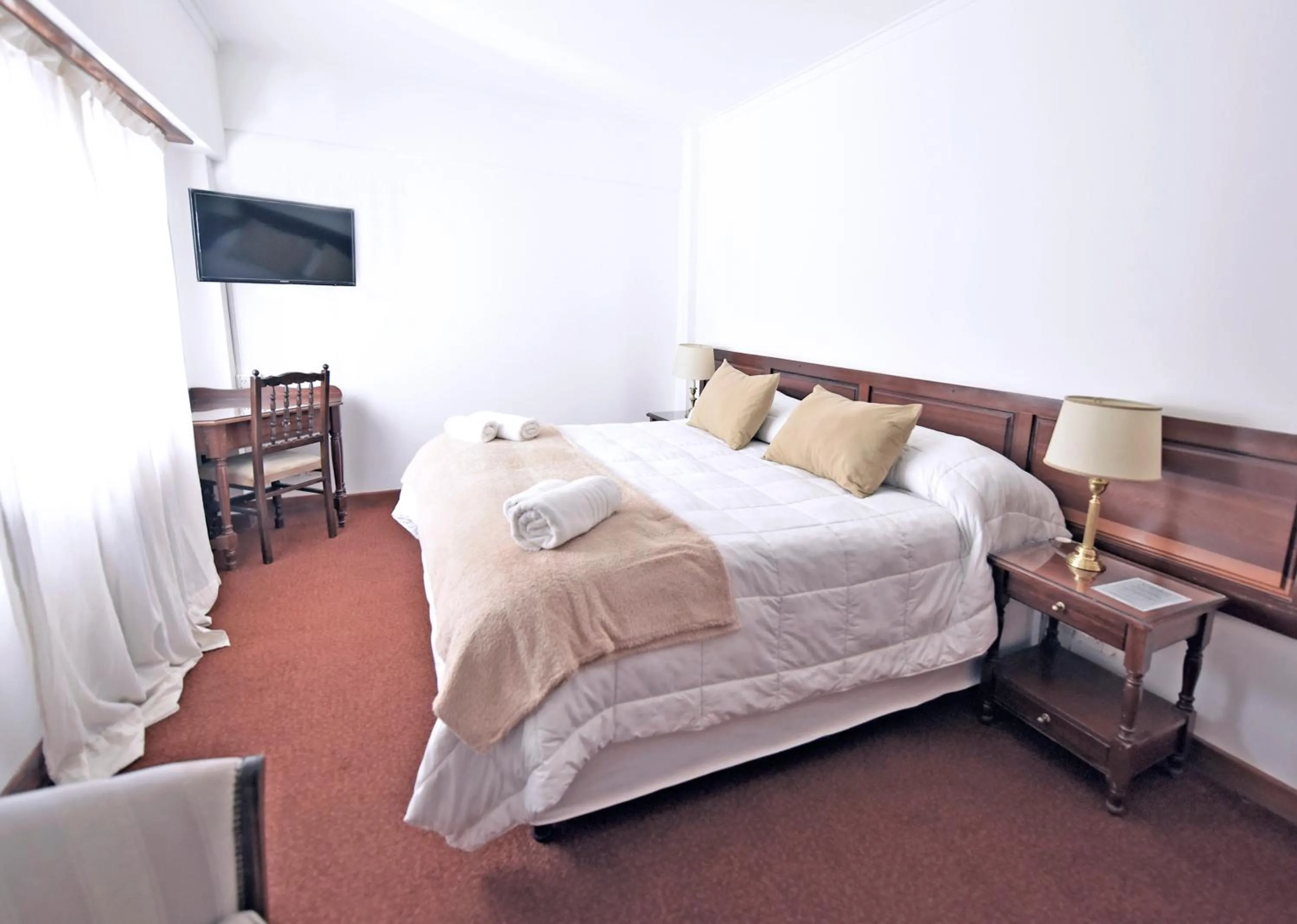 Bed in Hotel Caupolican by Visionnaire