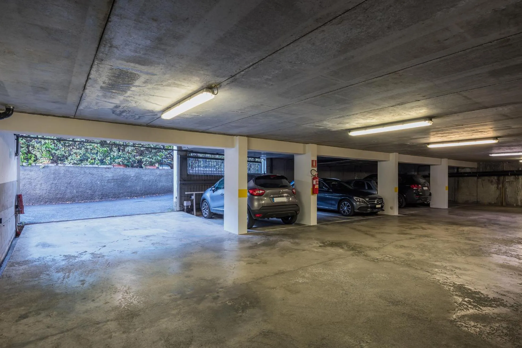 Property building in Hotel Paradiso