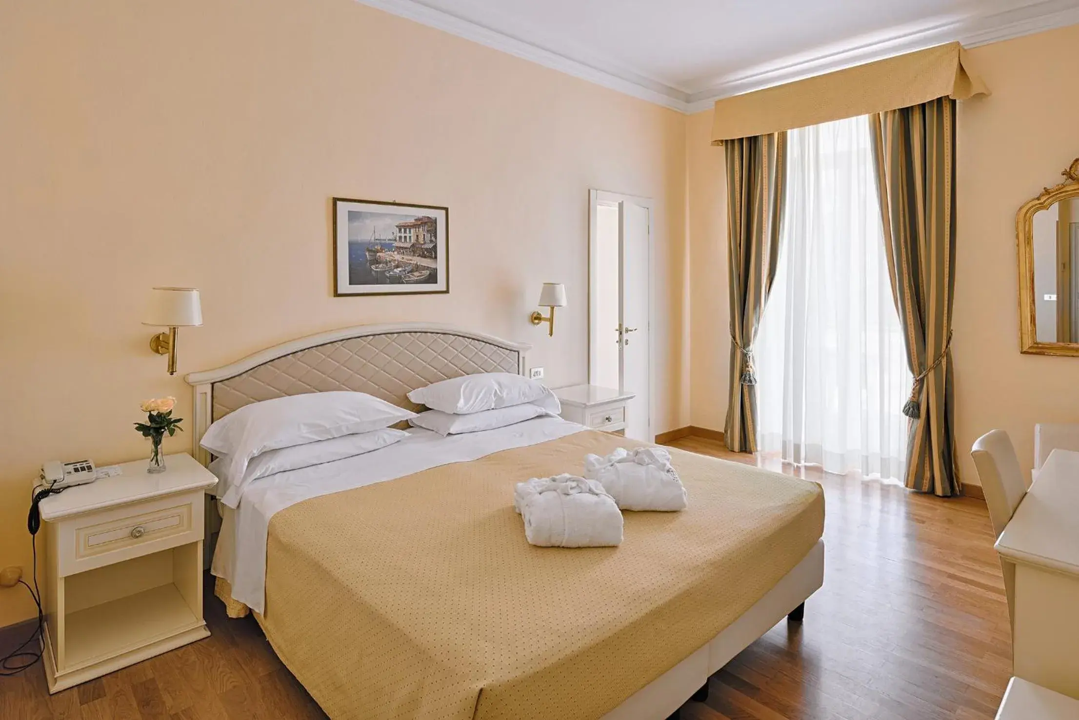 Bed in Hotel Paradiso Bed in Hotel Paradiso