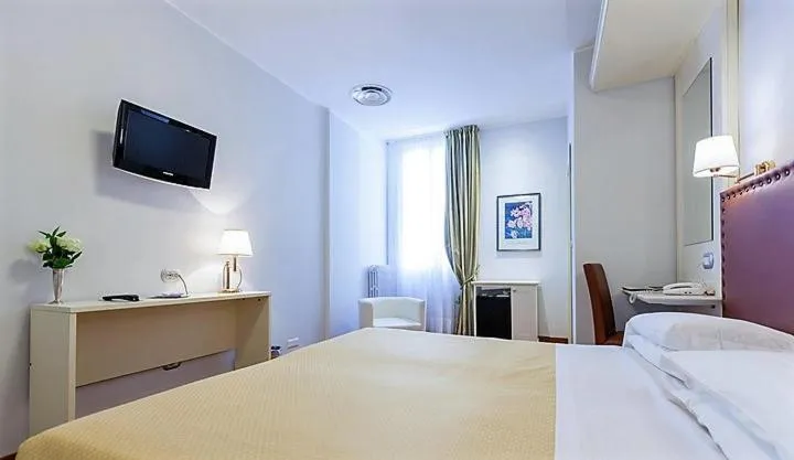 Bedroom, Bed in Hotel Paradiso