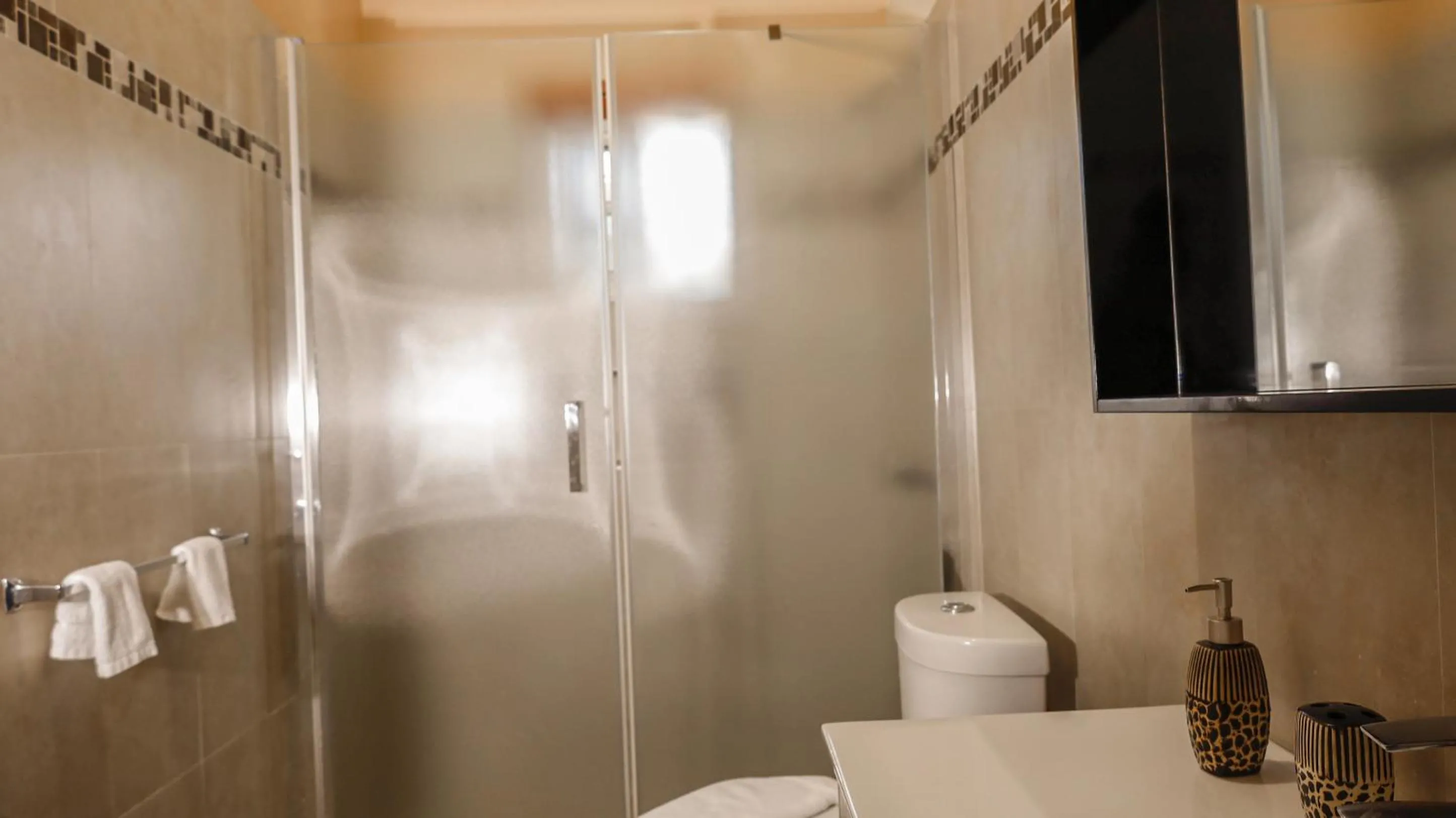 Shower in Incognito Culture Rooms
