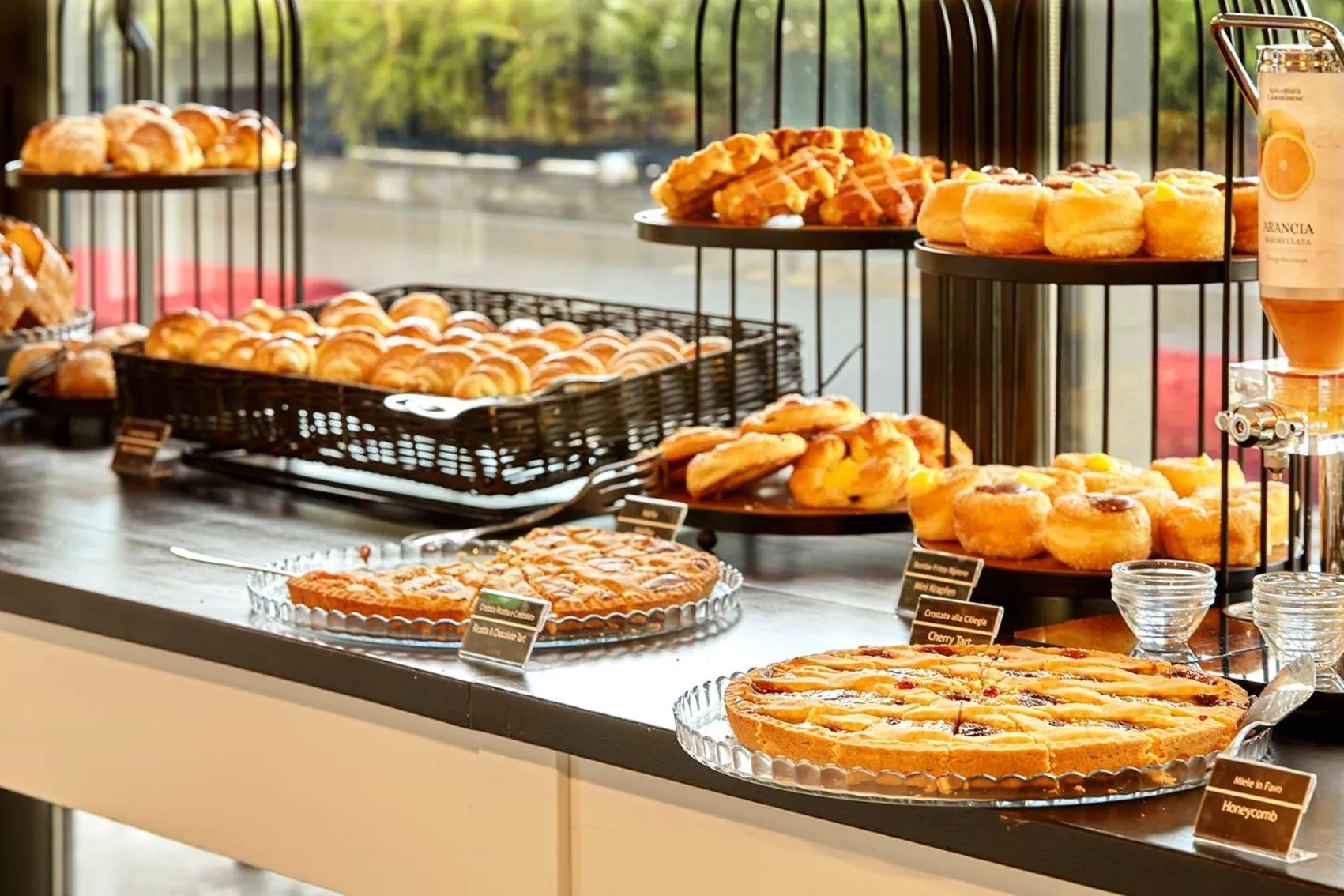 Breakfast in Trianon Borgo Pio Aparthotel