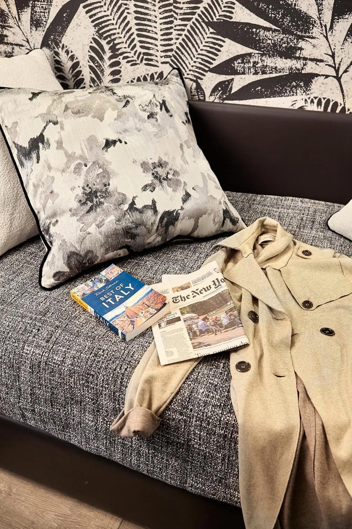 Photo of the whole room in Trianon Borgo Pio Aparthotel