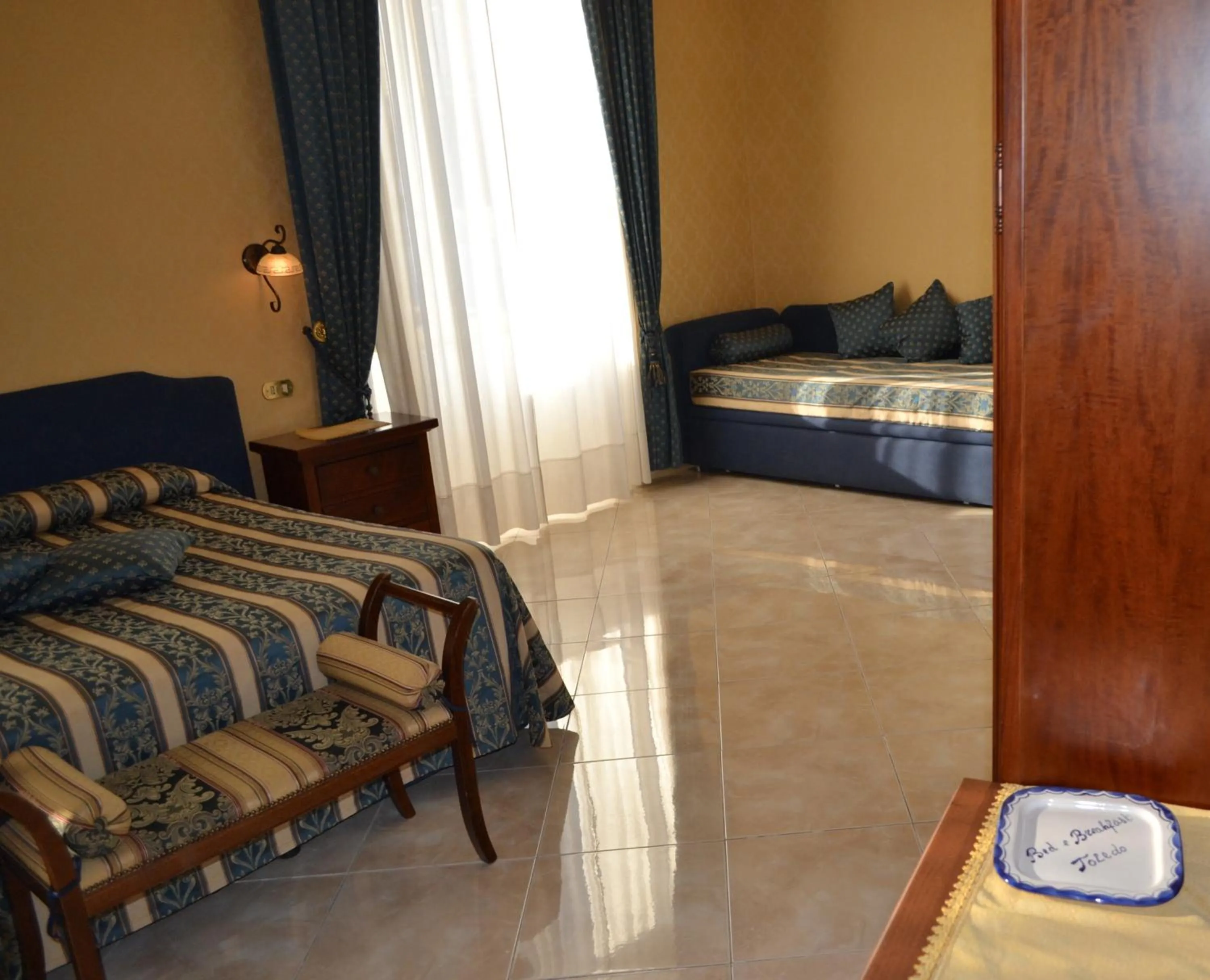 Day, Bed in Toledo