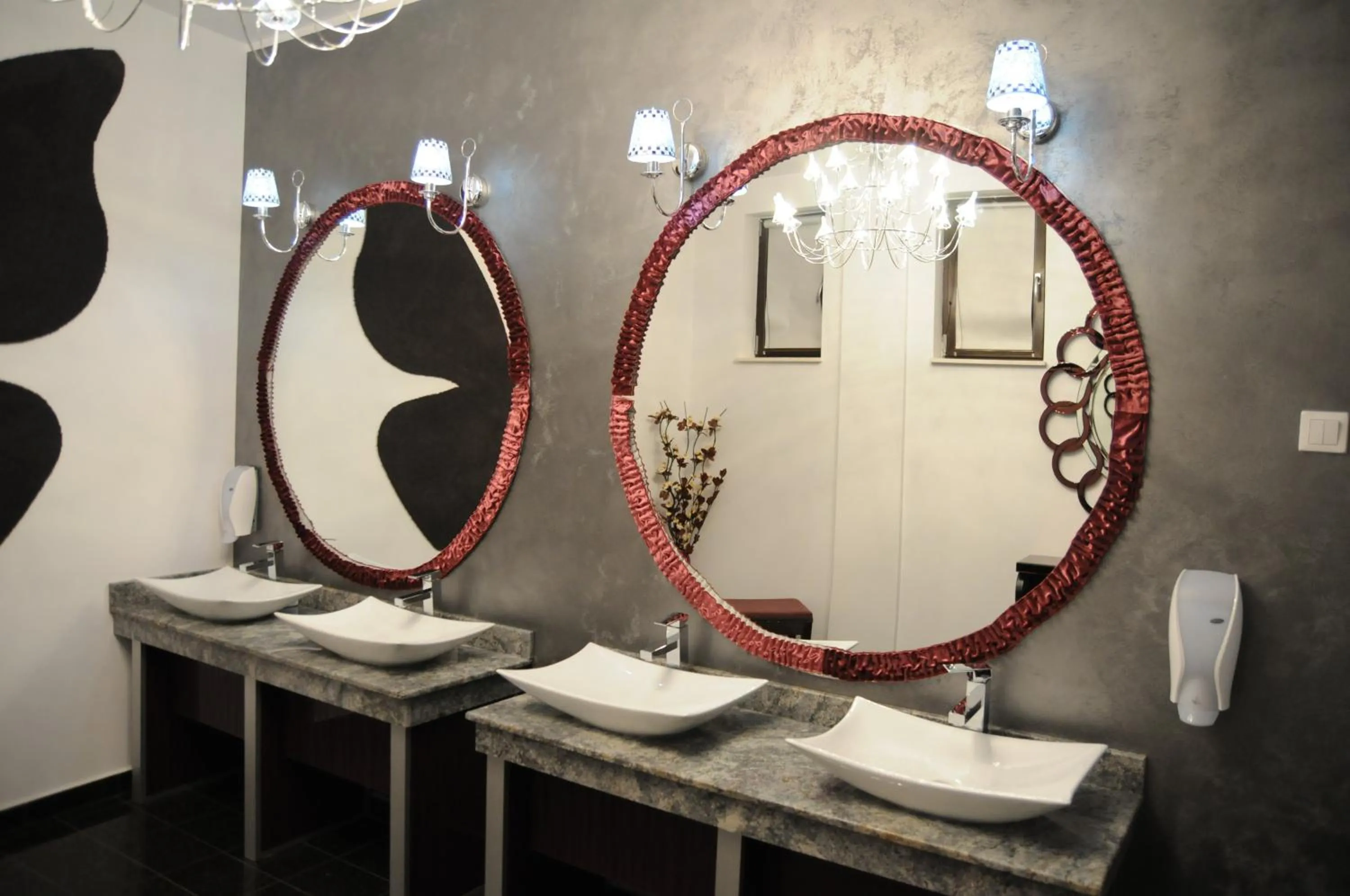 Bathroom in Papillon