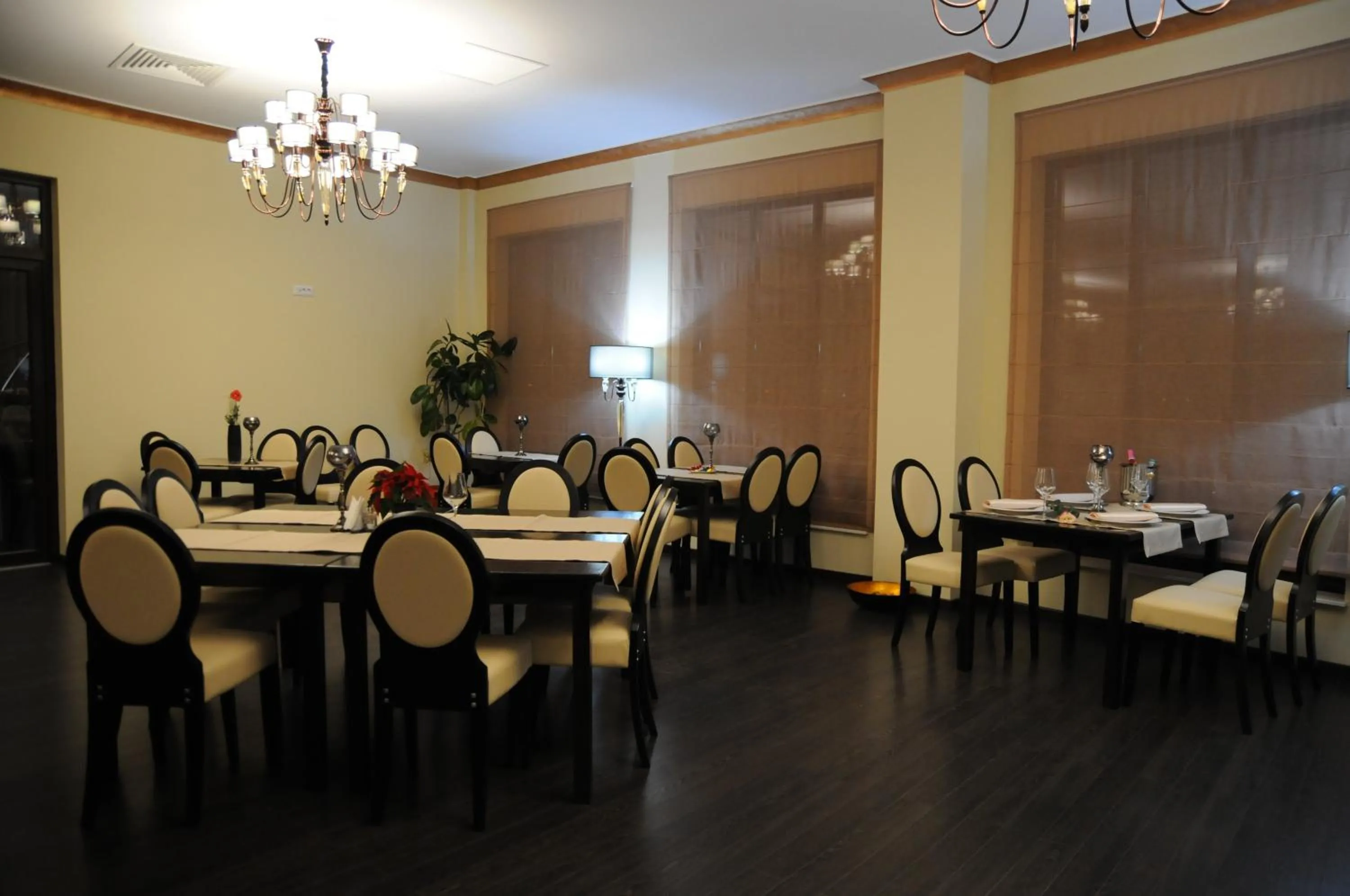 Restaurant/places to eat in Papillon