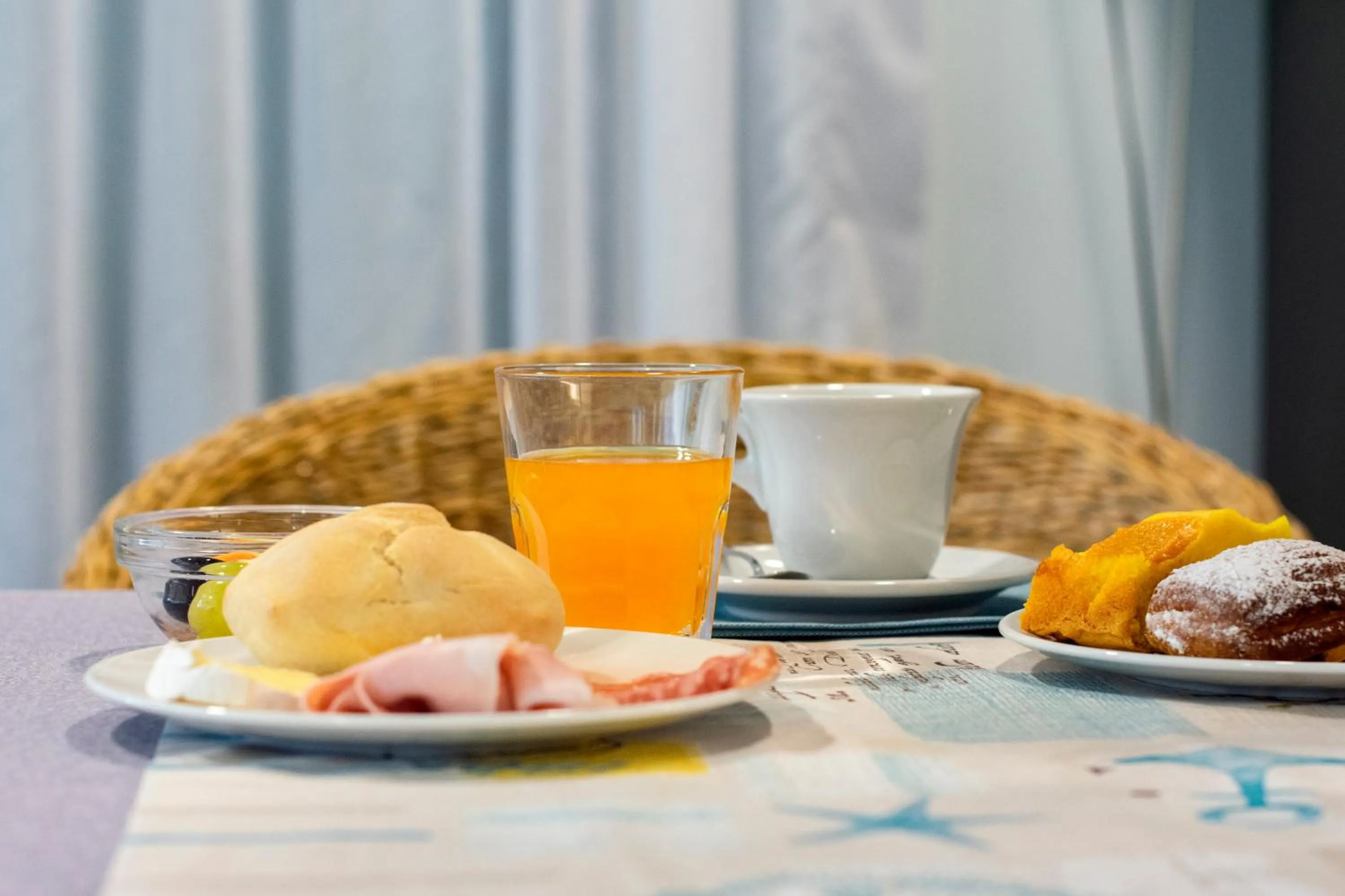 Food and drinks in Hotel Villa Mare