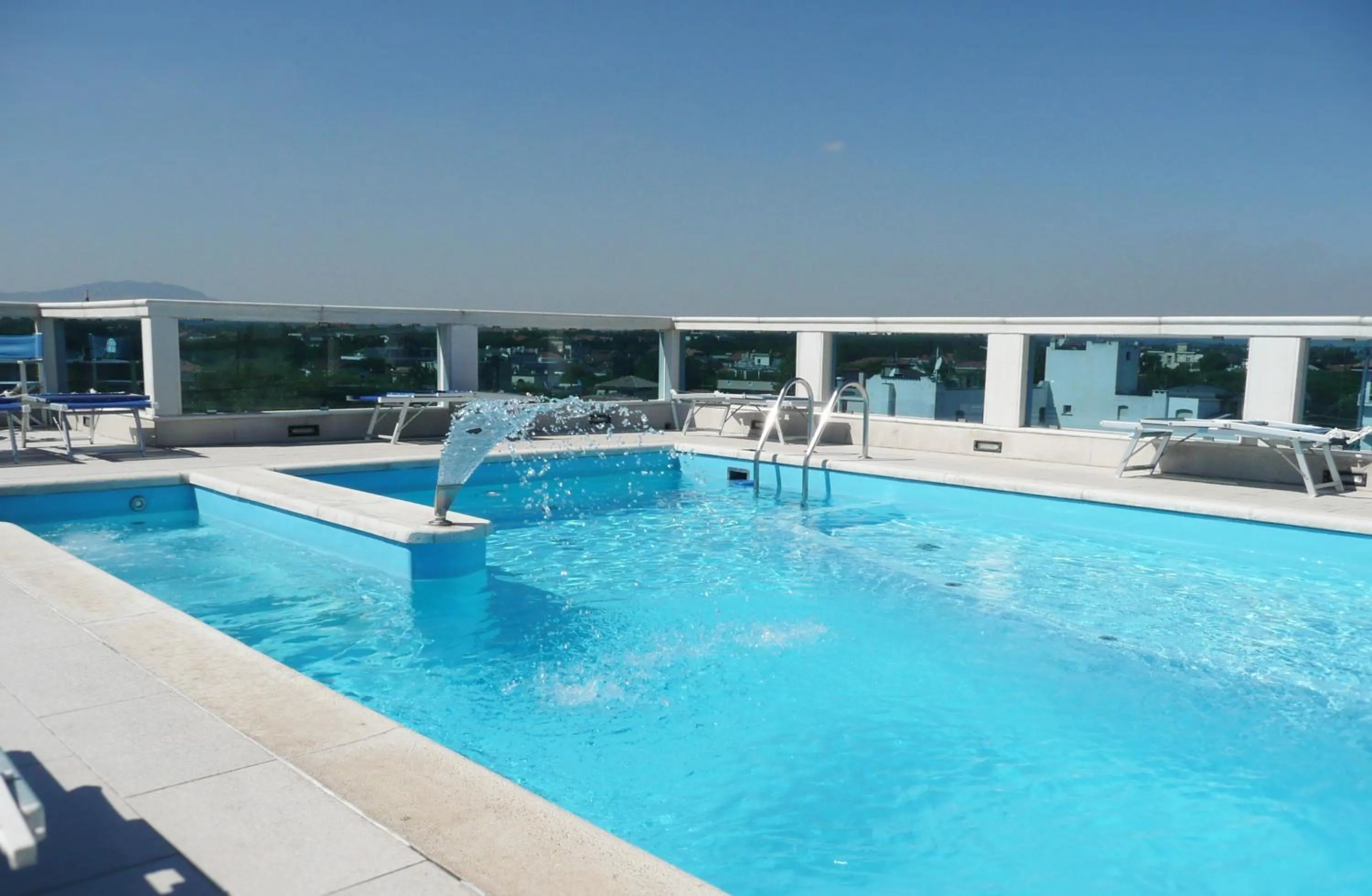 Swimming pool in Hotel Villa Mare