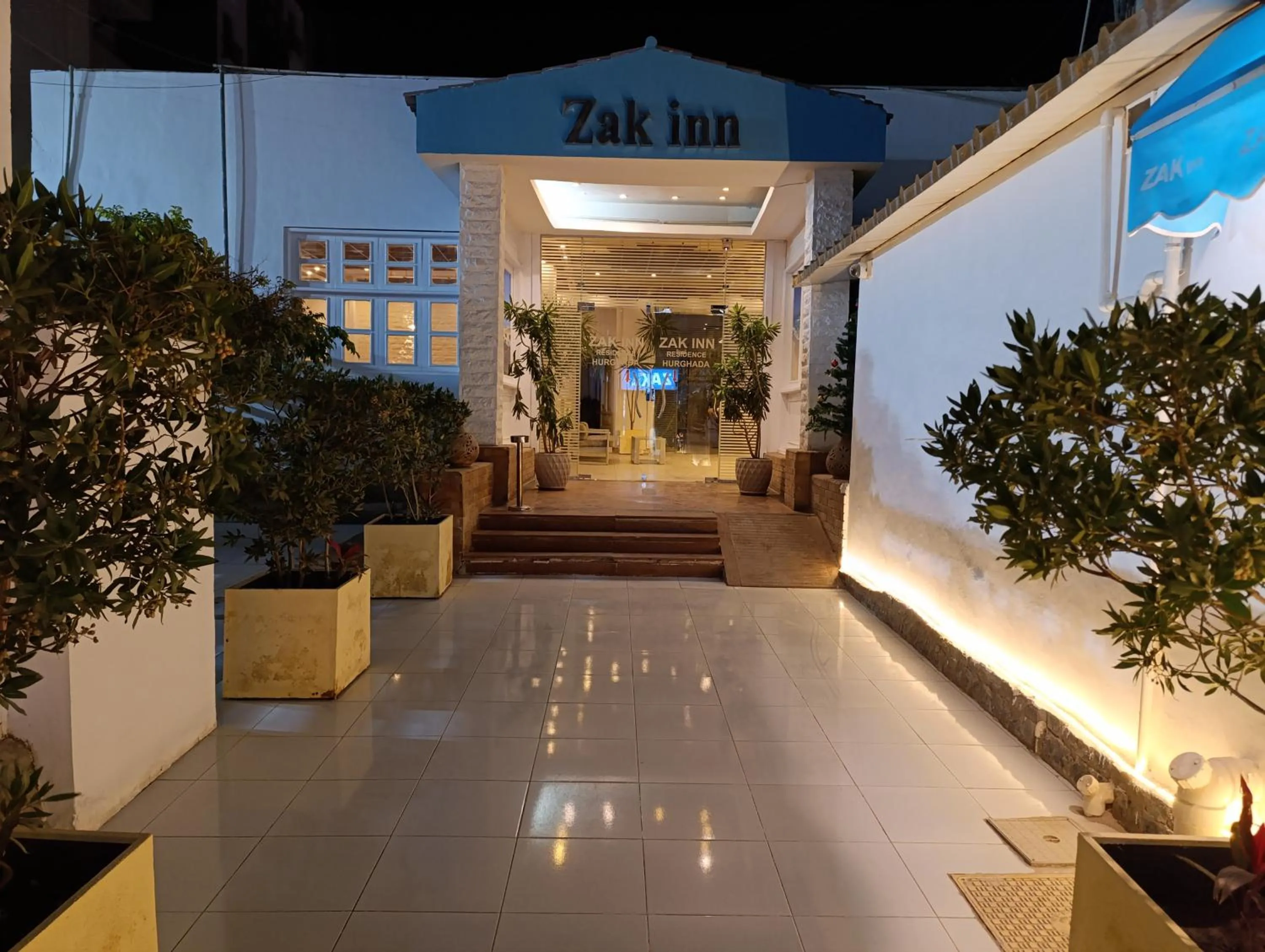 Facade/entrance in Zak Inn