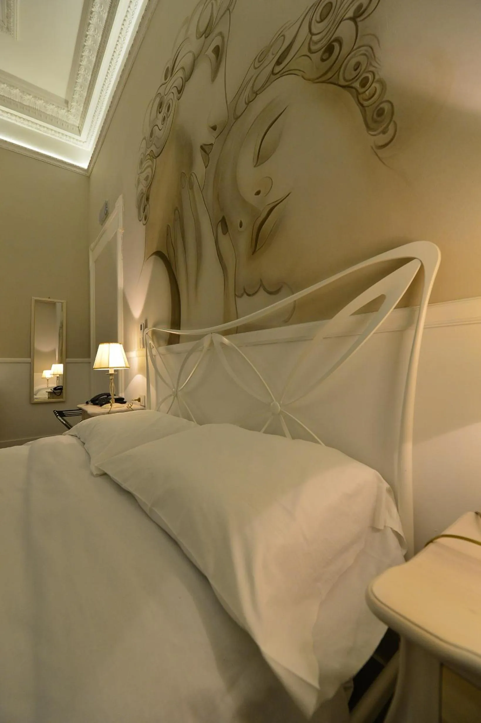 Decorative detail, Bed in Conte di Cavour