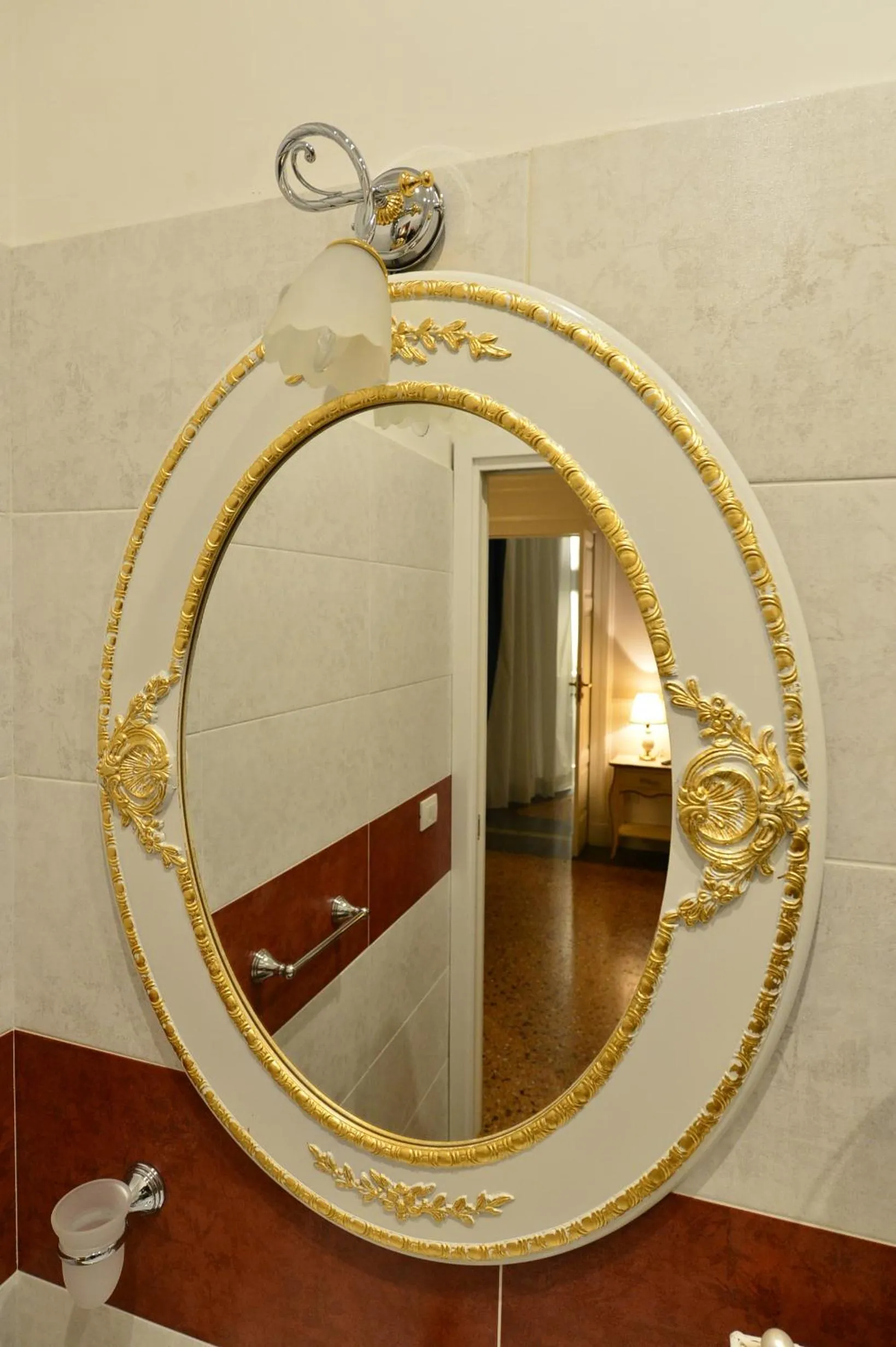 Decorative detail in Conte di Cavour