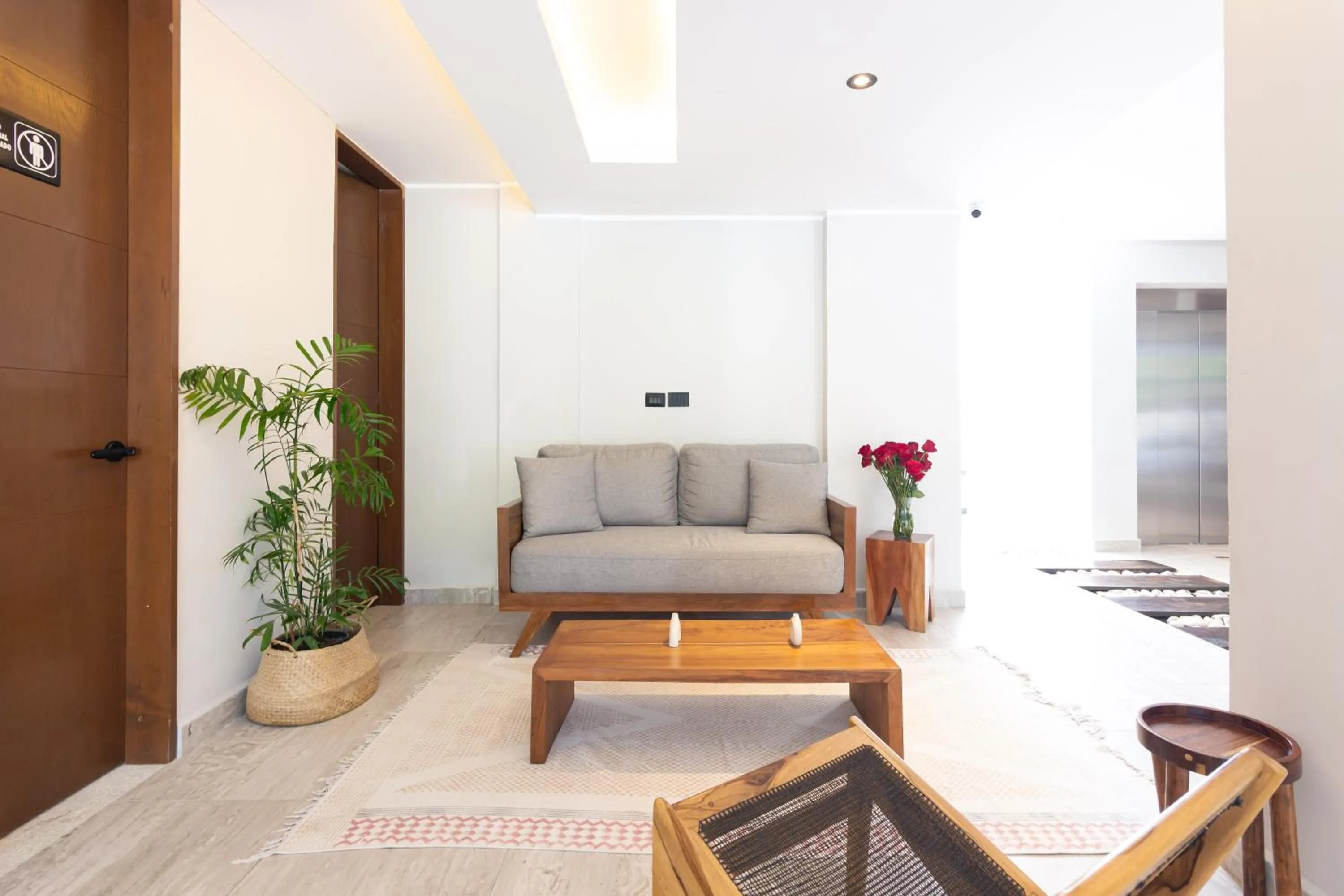 Lobby or reception in Toh House Luxury by Boutique Apartments MX