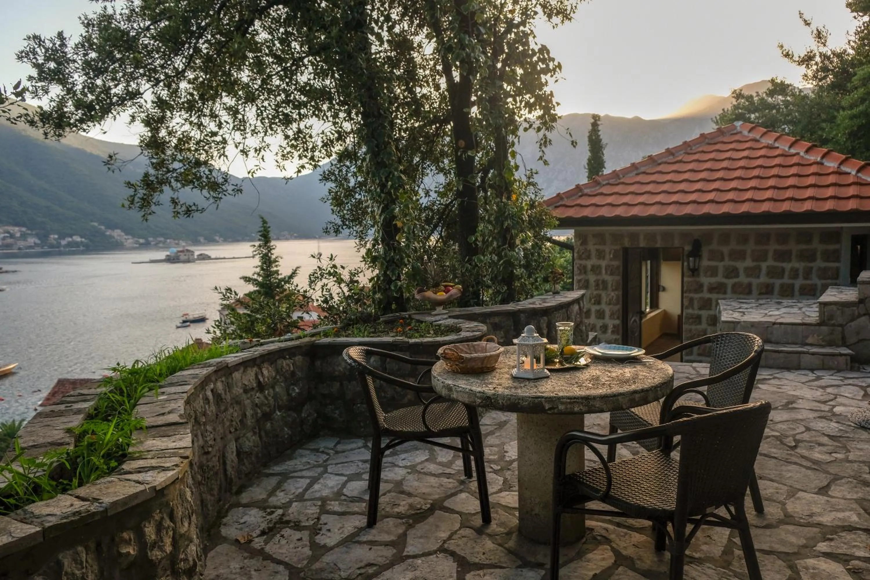 Balcony/Terrace in Villa & Apartments Perasto