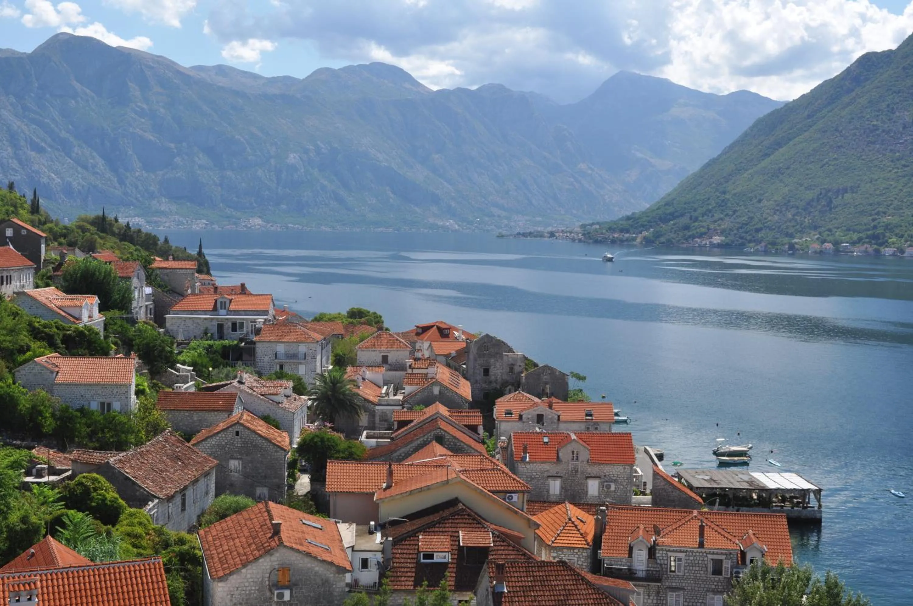 Neighbourhood in Villa & Apartments Perasto