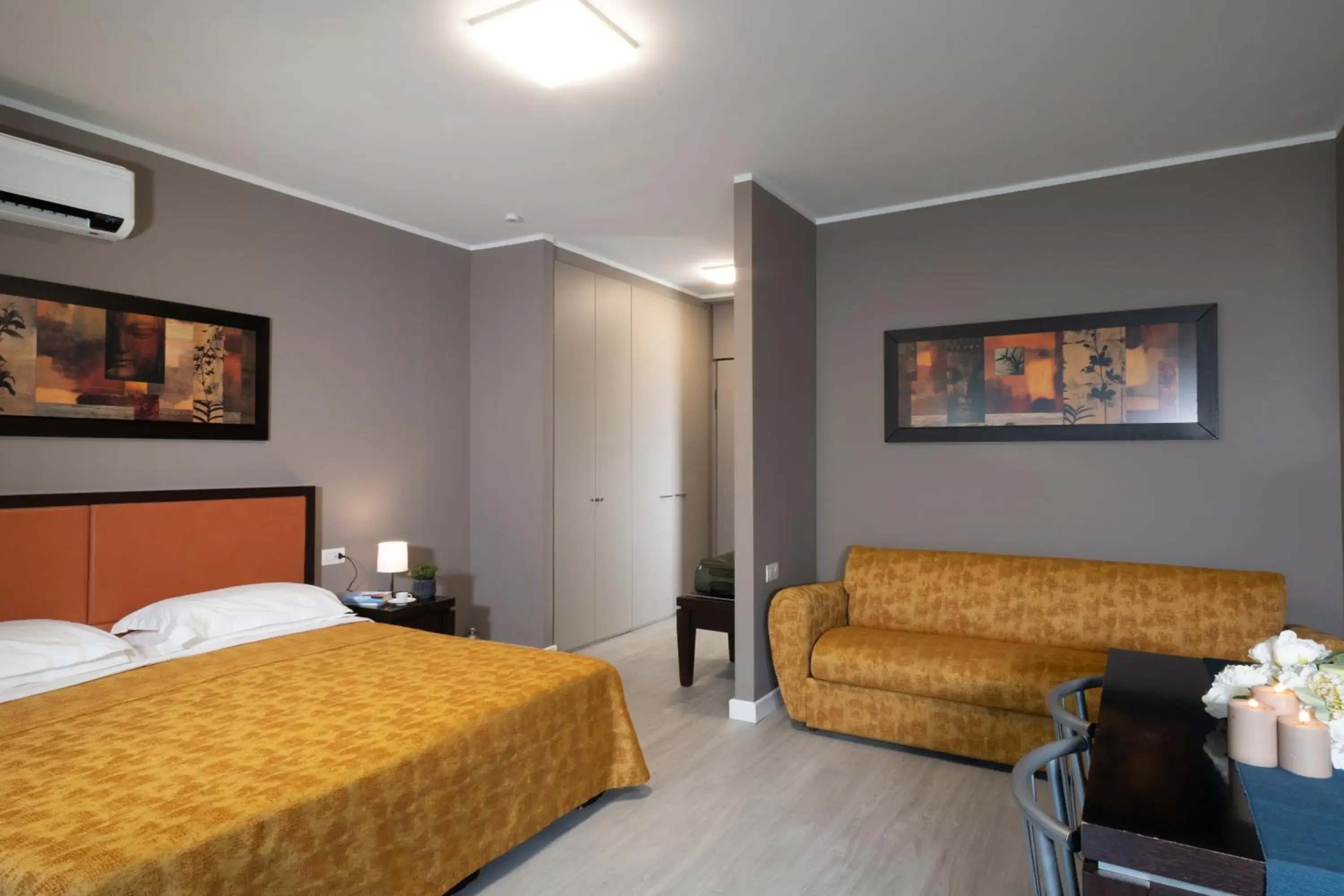 Living room, Bed in Quadra Key Easy Home In Florence Living room, Bed in Quadra Key Easy Home In Florence