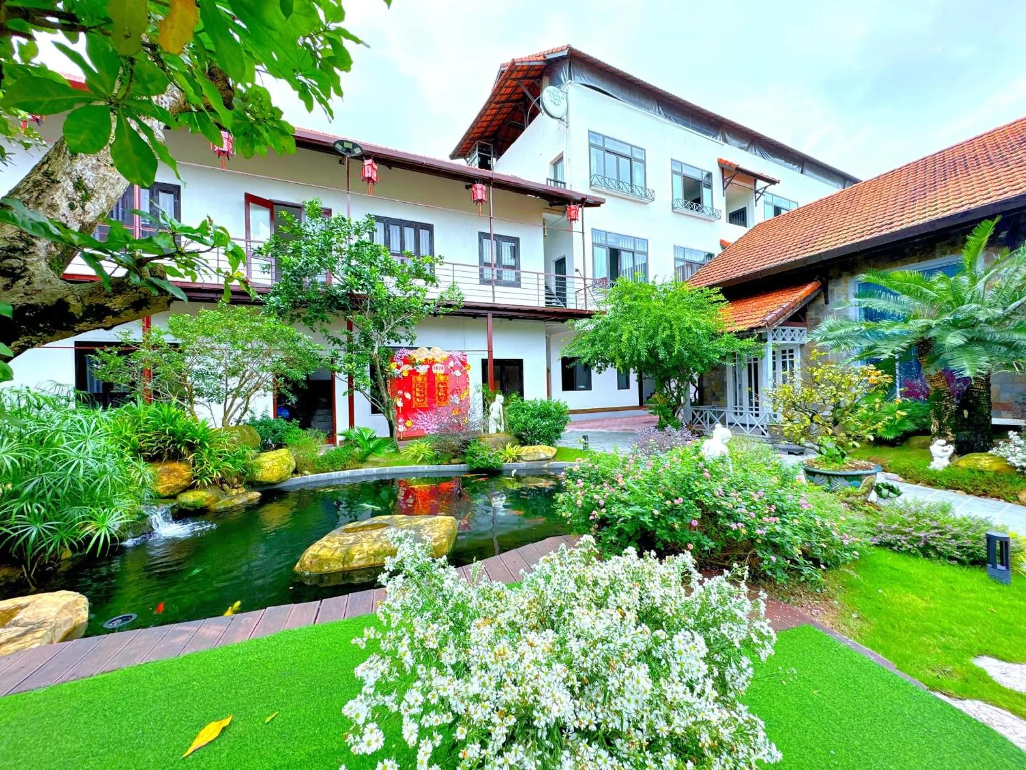 Garden in Golden Star Villa Hue