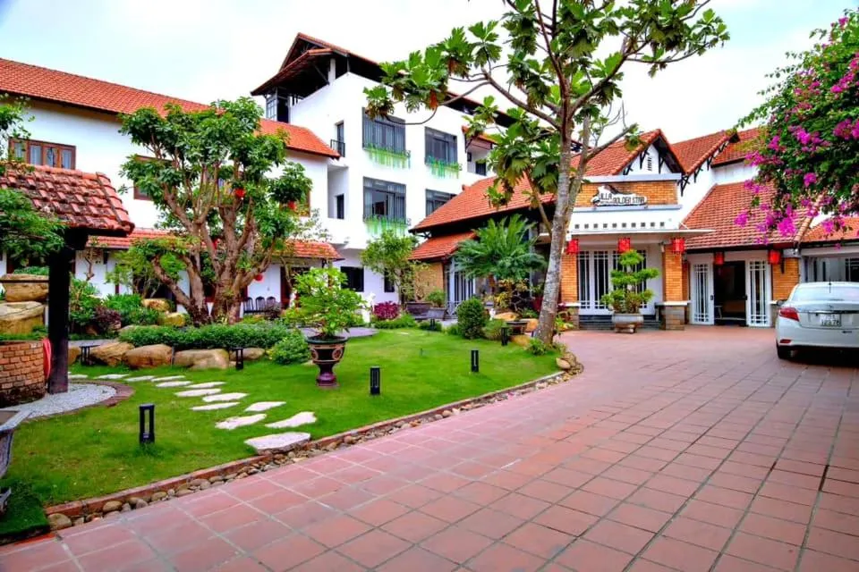 Property building in Golden Star Villa Hue