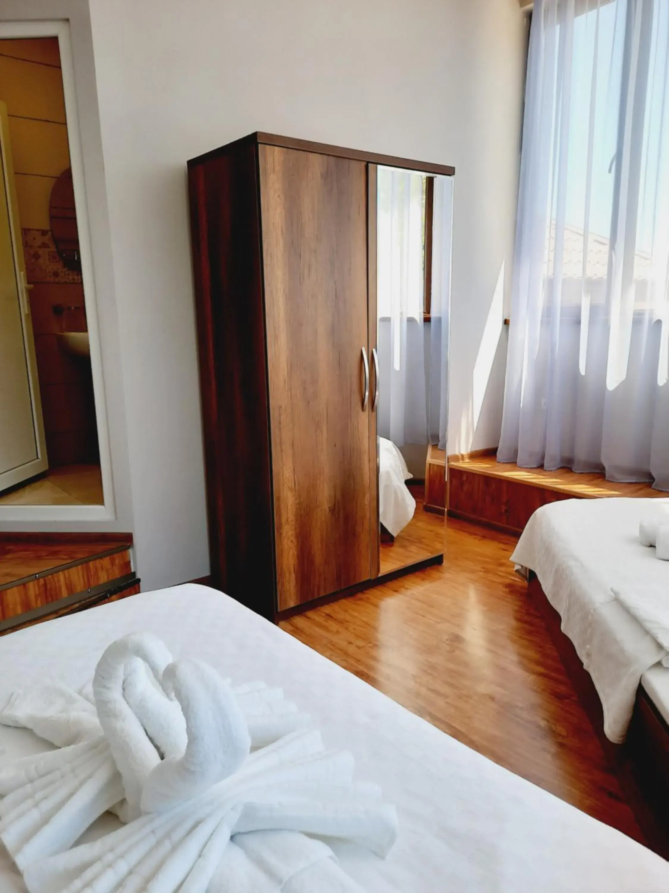 Triple Room with Bathroom in Inaisi Hotel Triple Room with Bathroom in Inaisi Hotel