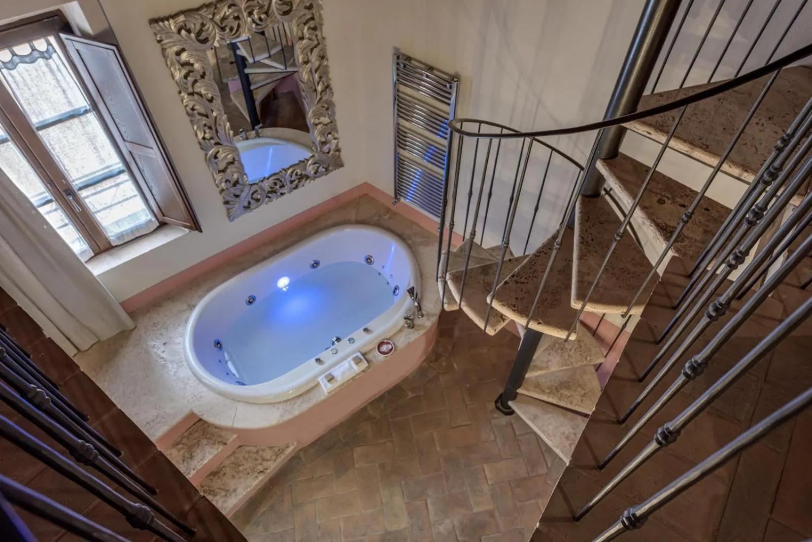 Hot Tub in PALAZZO DEL CAPITANO Wellness & Relais - Luxury Borgo Capitano Collection