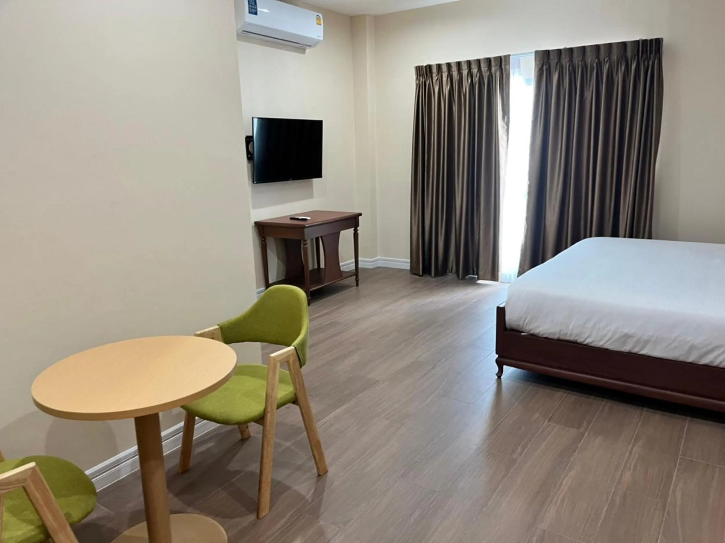 Photo of the whole room, Bed in Anwari Hotel