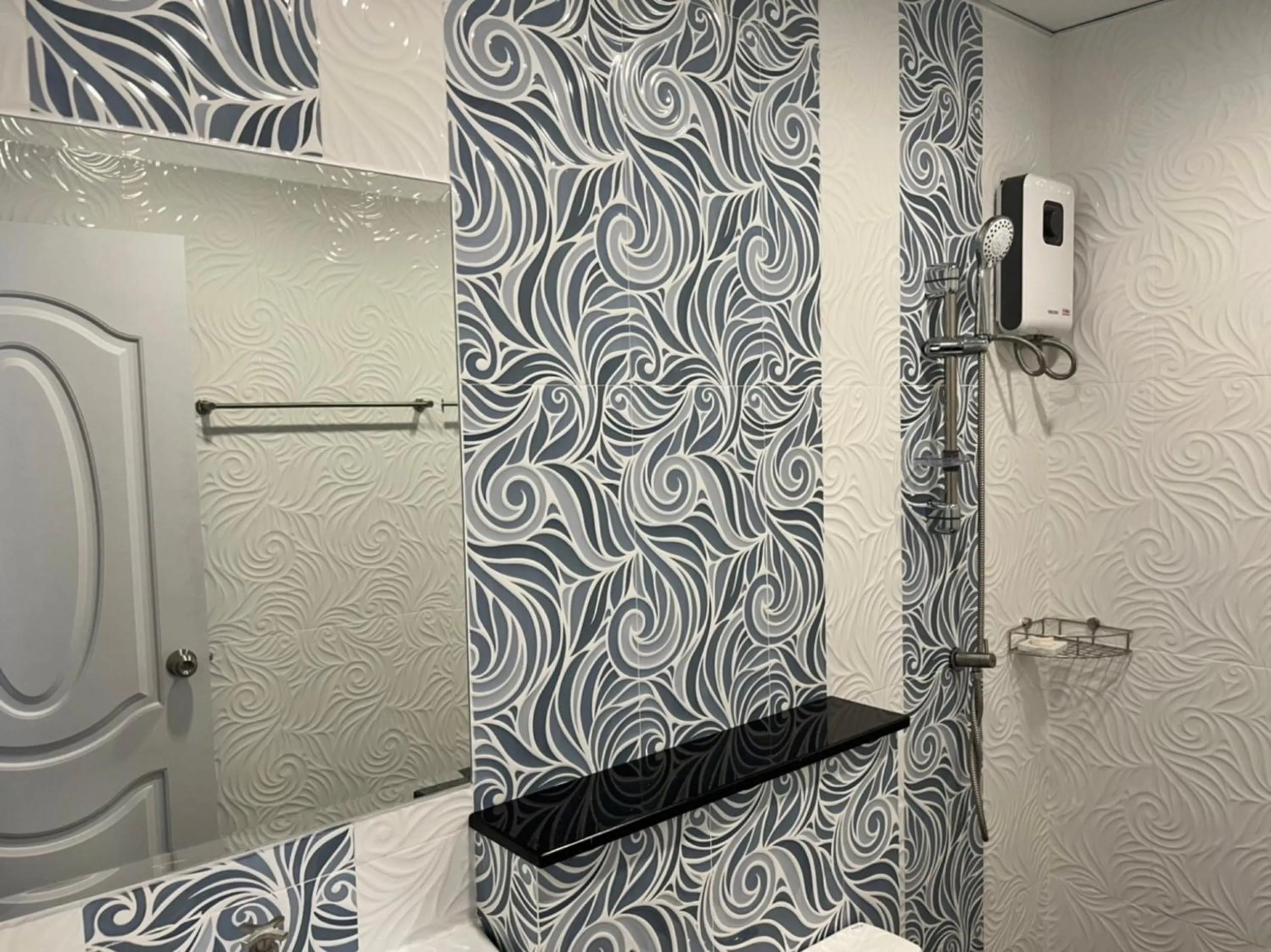 Bathroom in Anwari Hotel